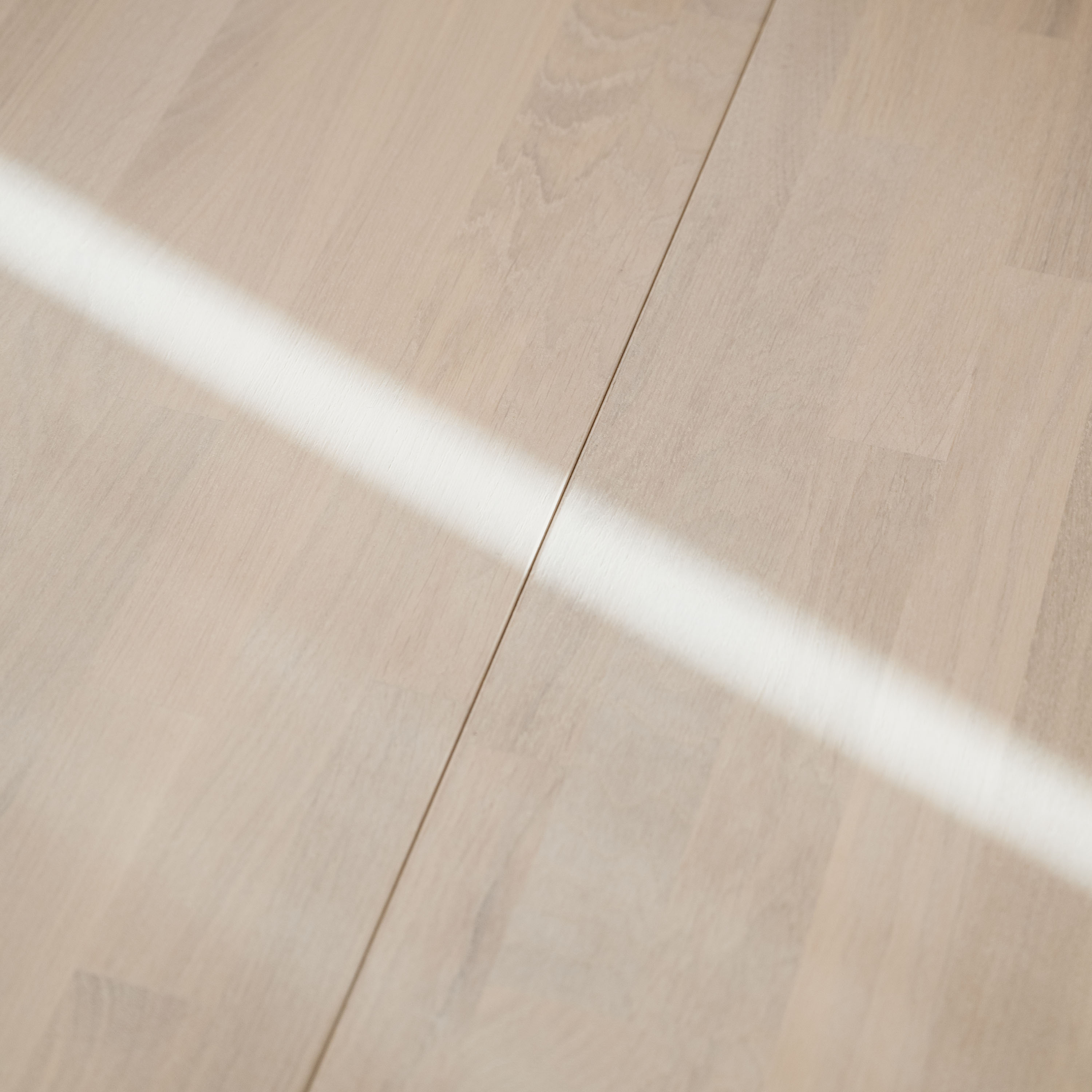 Rowico Home Derrymore Matbord Vitpigmenterad Ø120