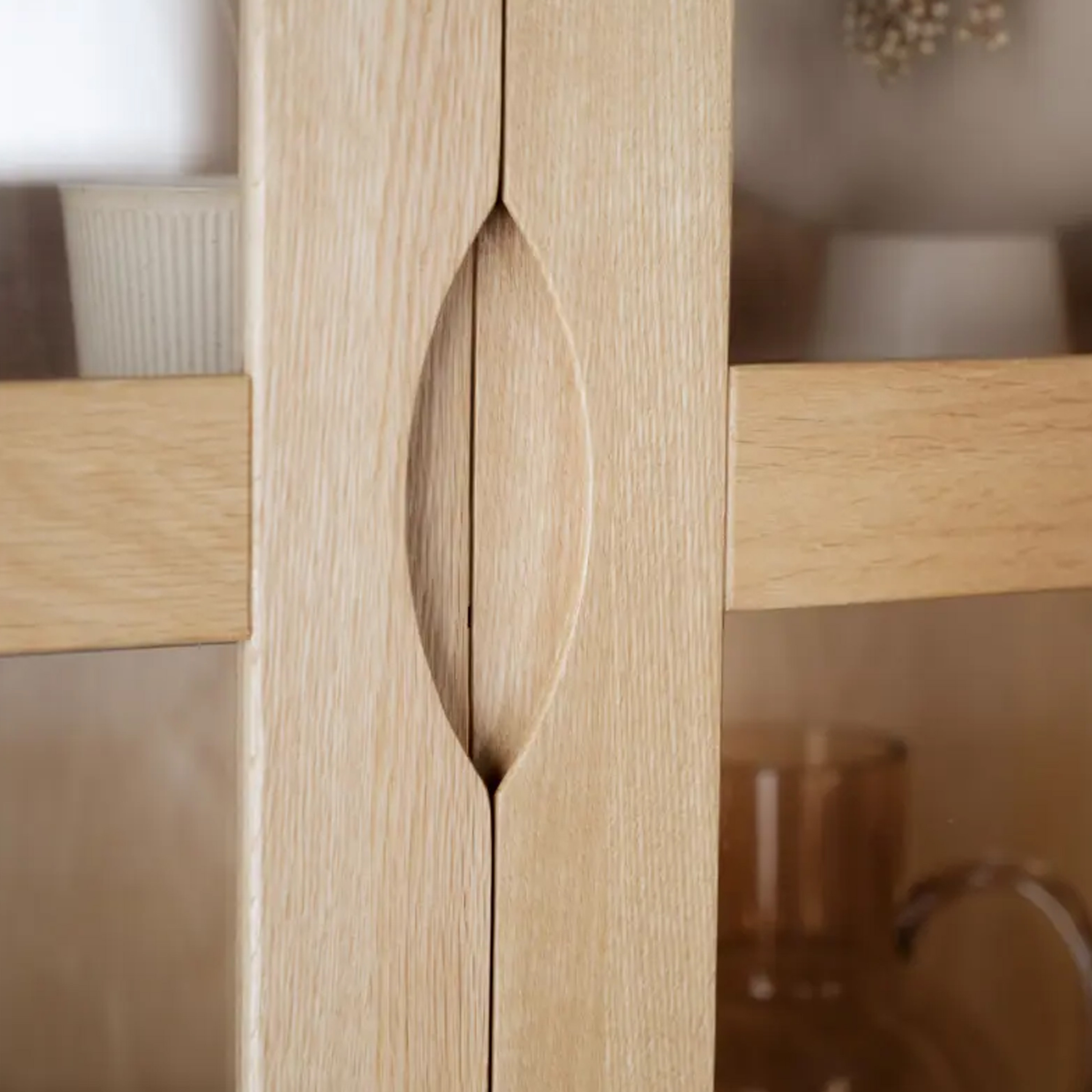 Rowico Home Filippa Vitrinskåp Ek 185cm