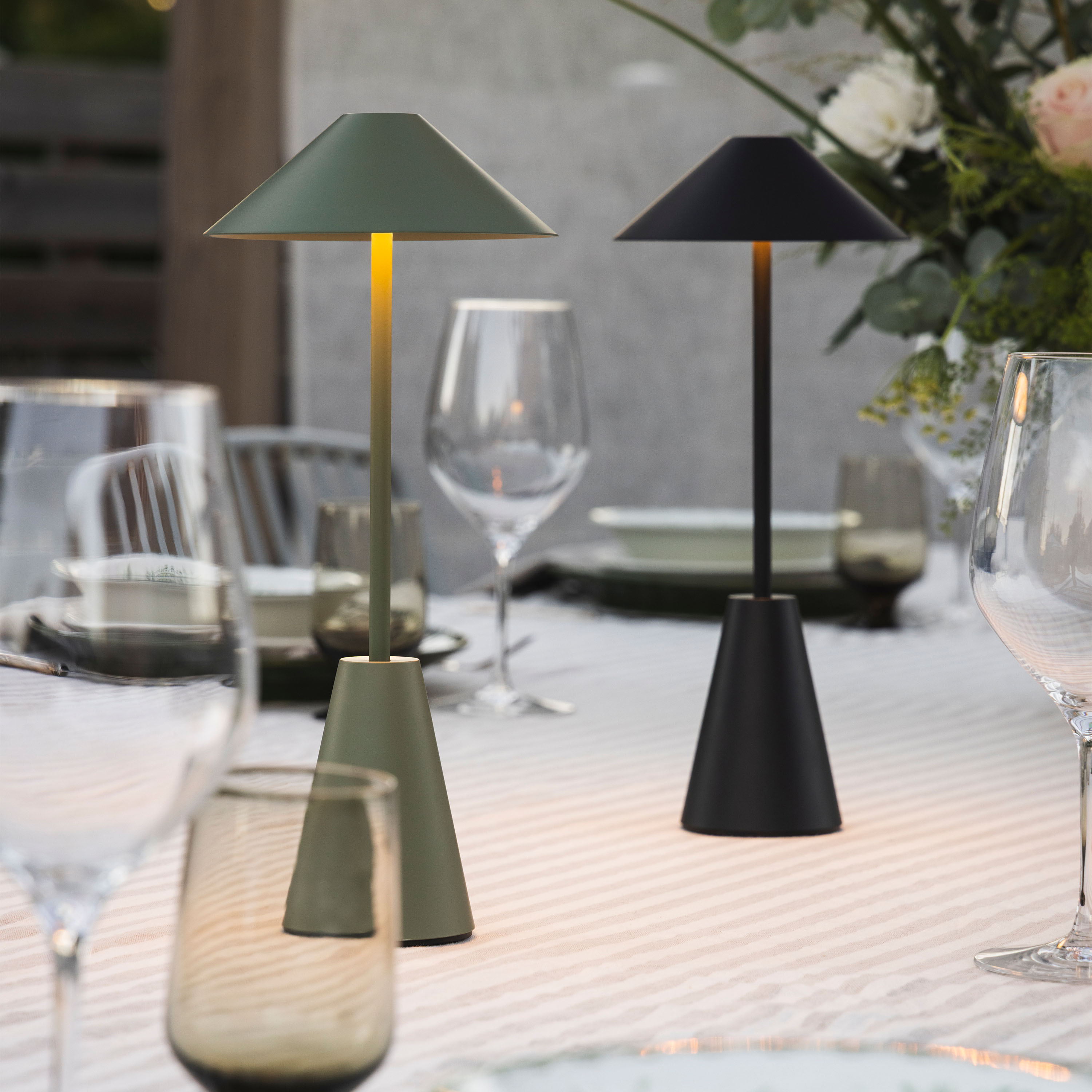 Globen Lighting Cannes Tragbare Tischlampe Moosgrün 32cm