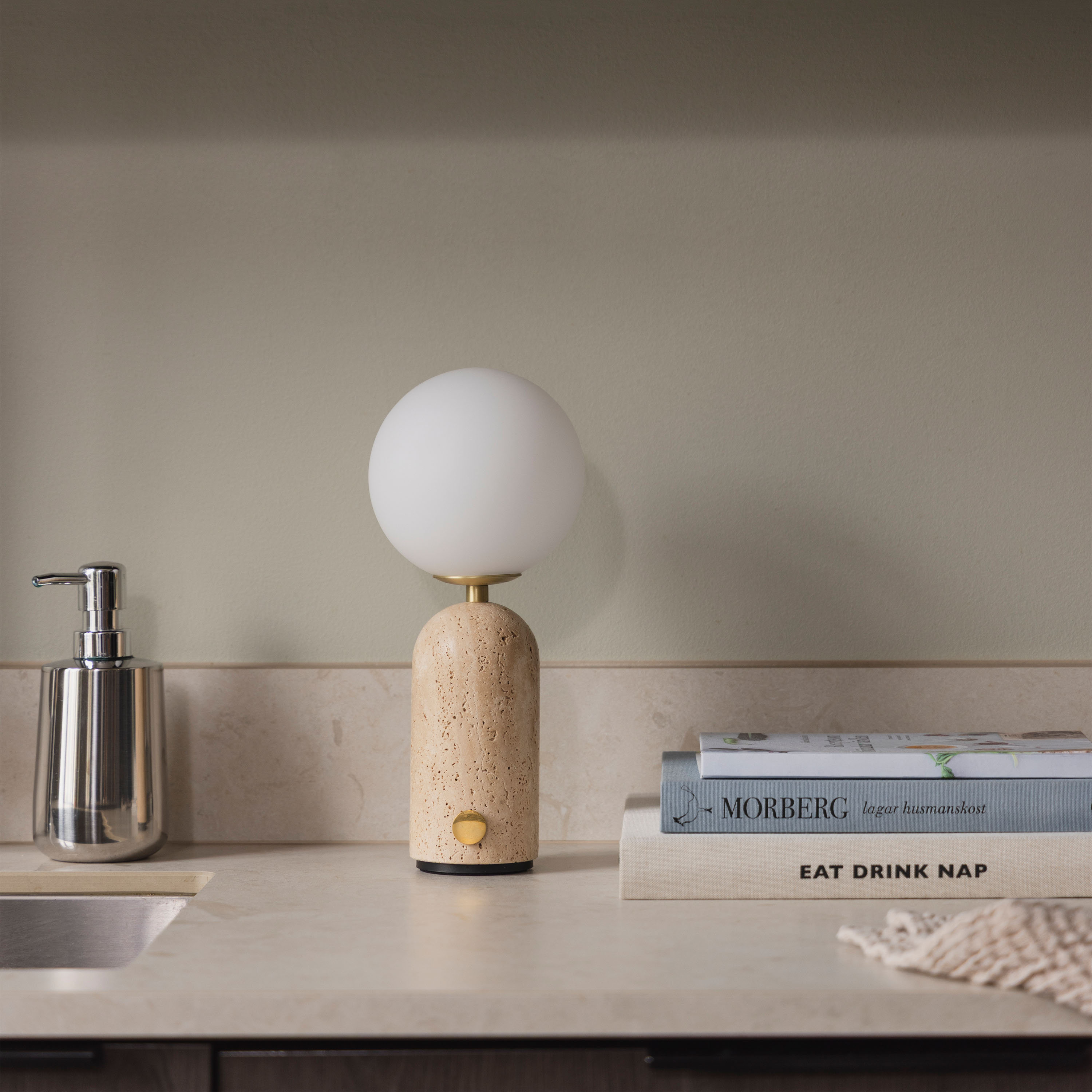 Globen Lighting Torrano Bærbar Bordlampe Beige Travertin