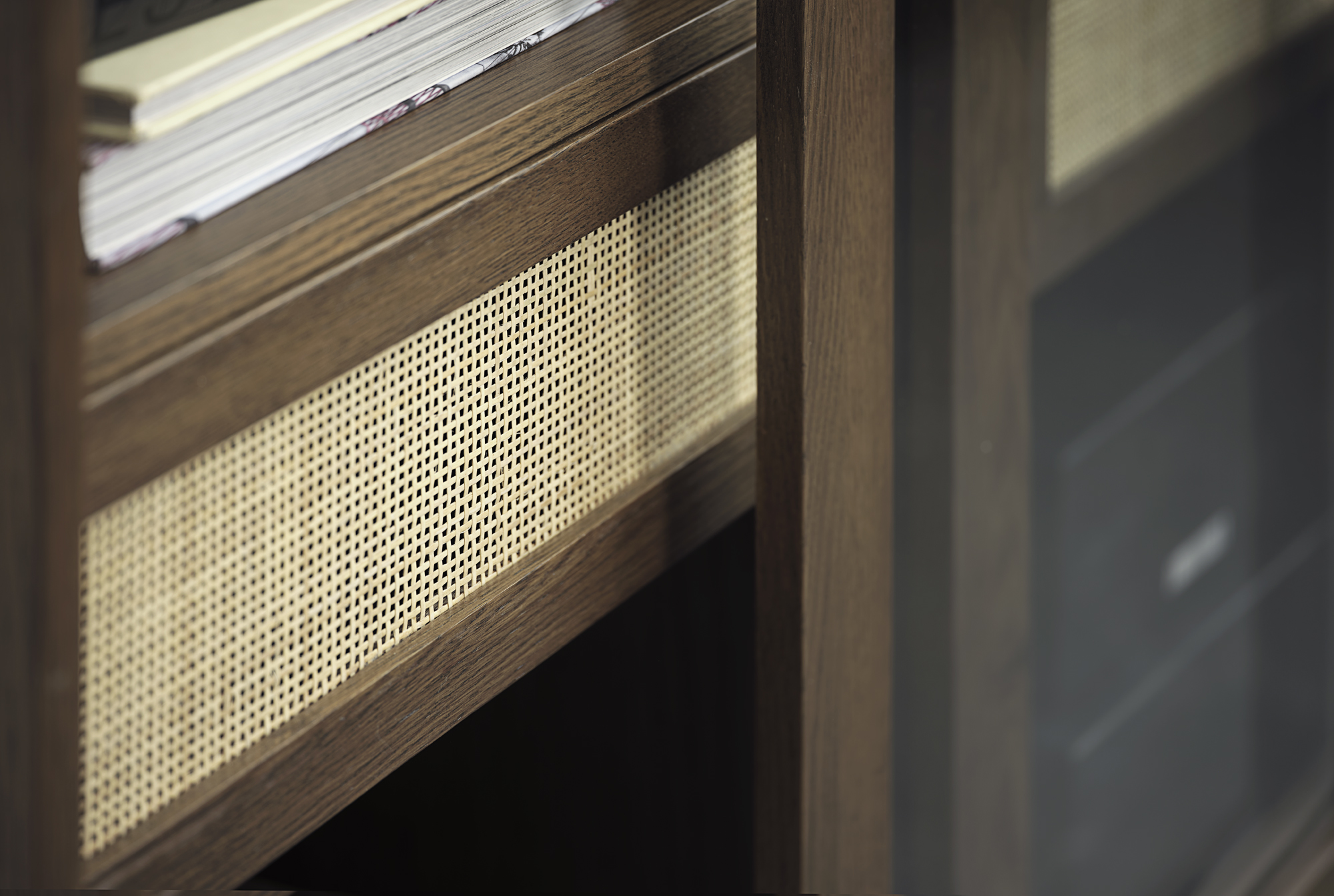 Nordic Home Sofia Vitriinikaappi Smoked Oak 160cm