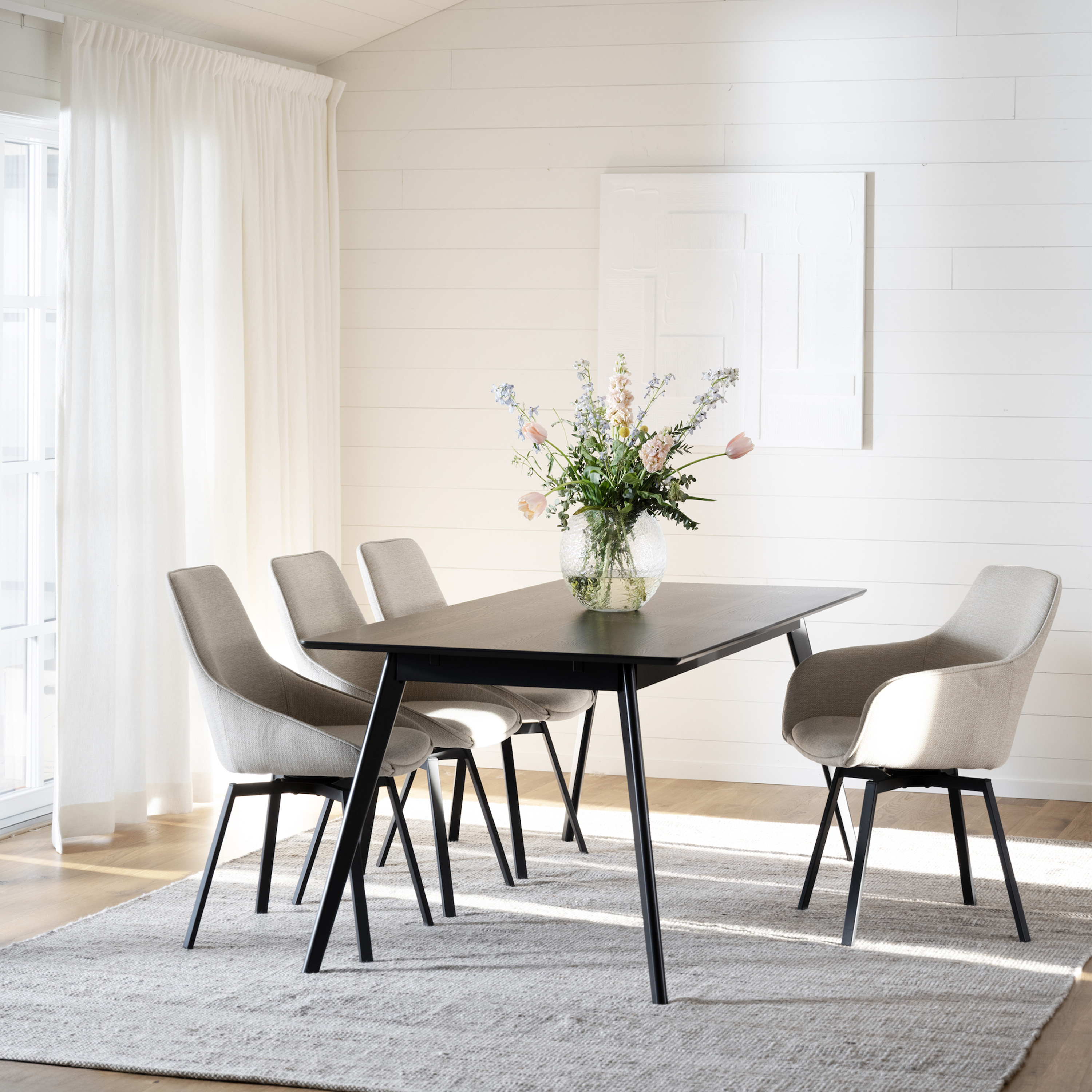 Rowico Home Alison Esszimmerstuhl Hellbeige/Schwarz