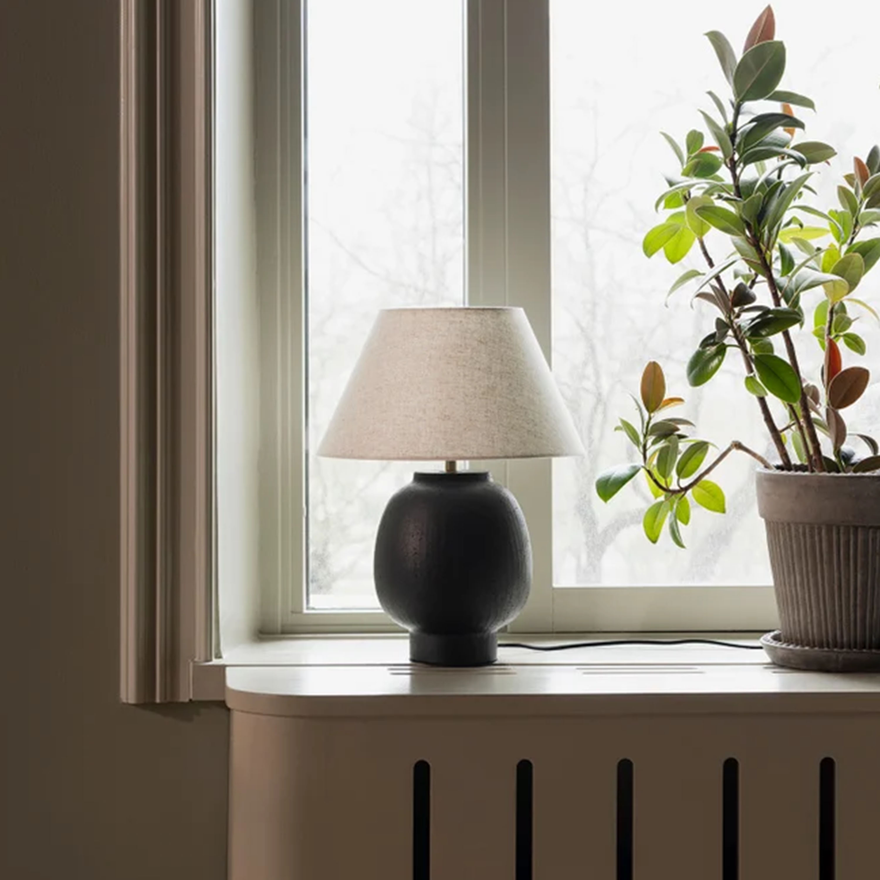 Globen Lighting Lorenzo Bordlampe Svart 46 cm