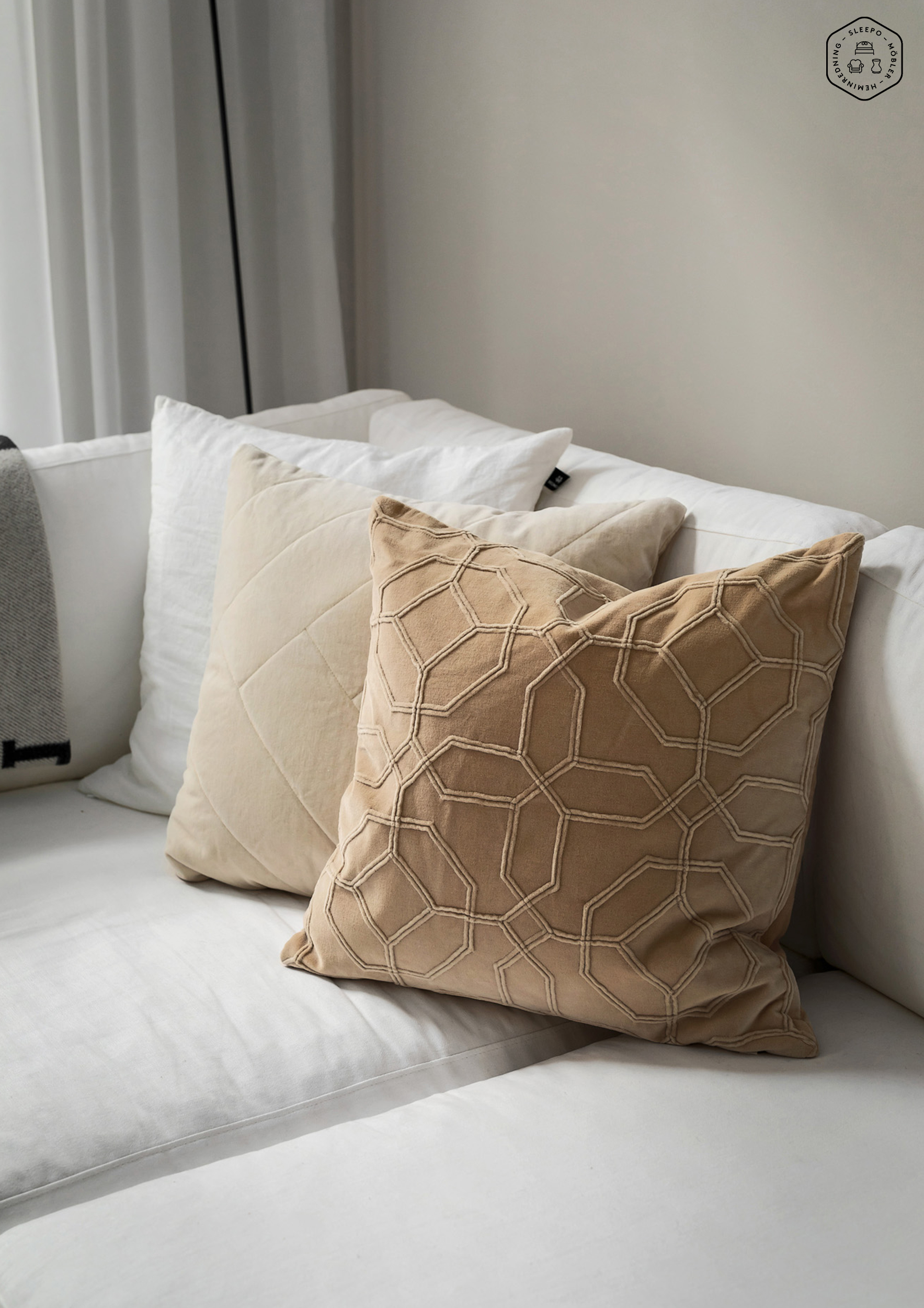 Chhatwal &amp; Jonsson Nandi Kuddfodral Sammet Beige 50x50