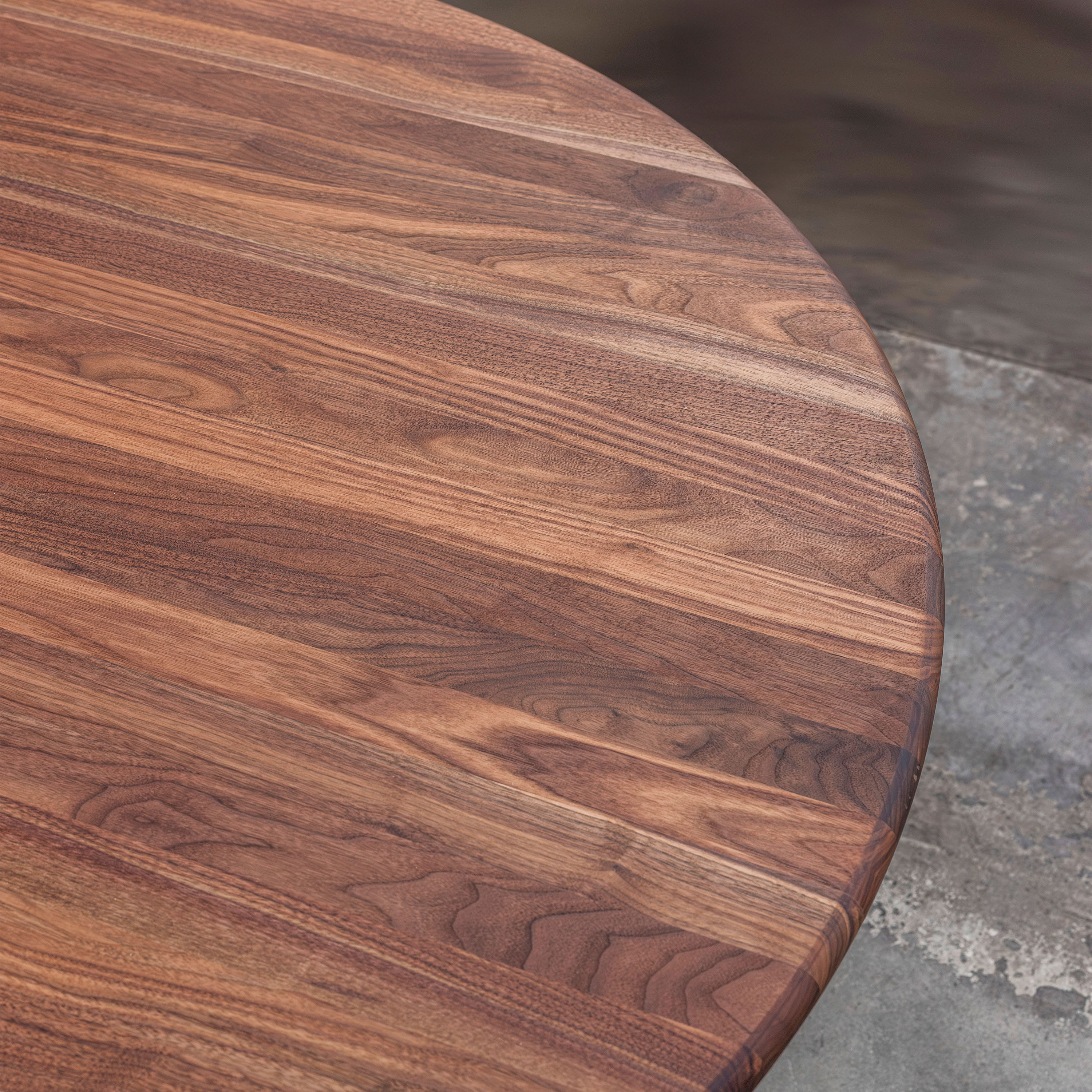 Tinted Sanders Matbord Walnut Ø160