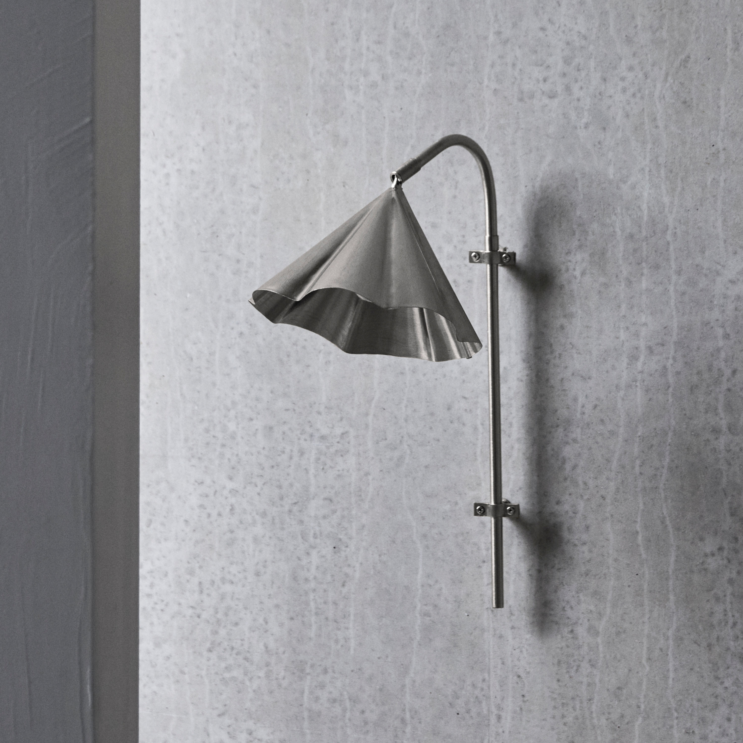 House Doctor Flola Vägglampa Brushed Silver Finish Ø25