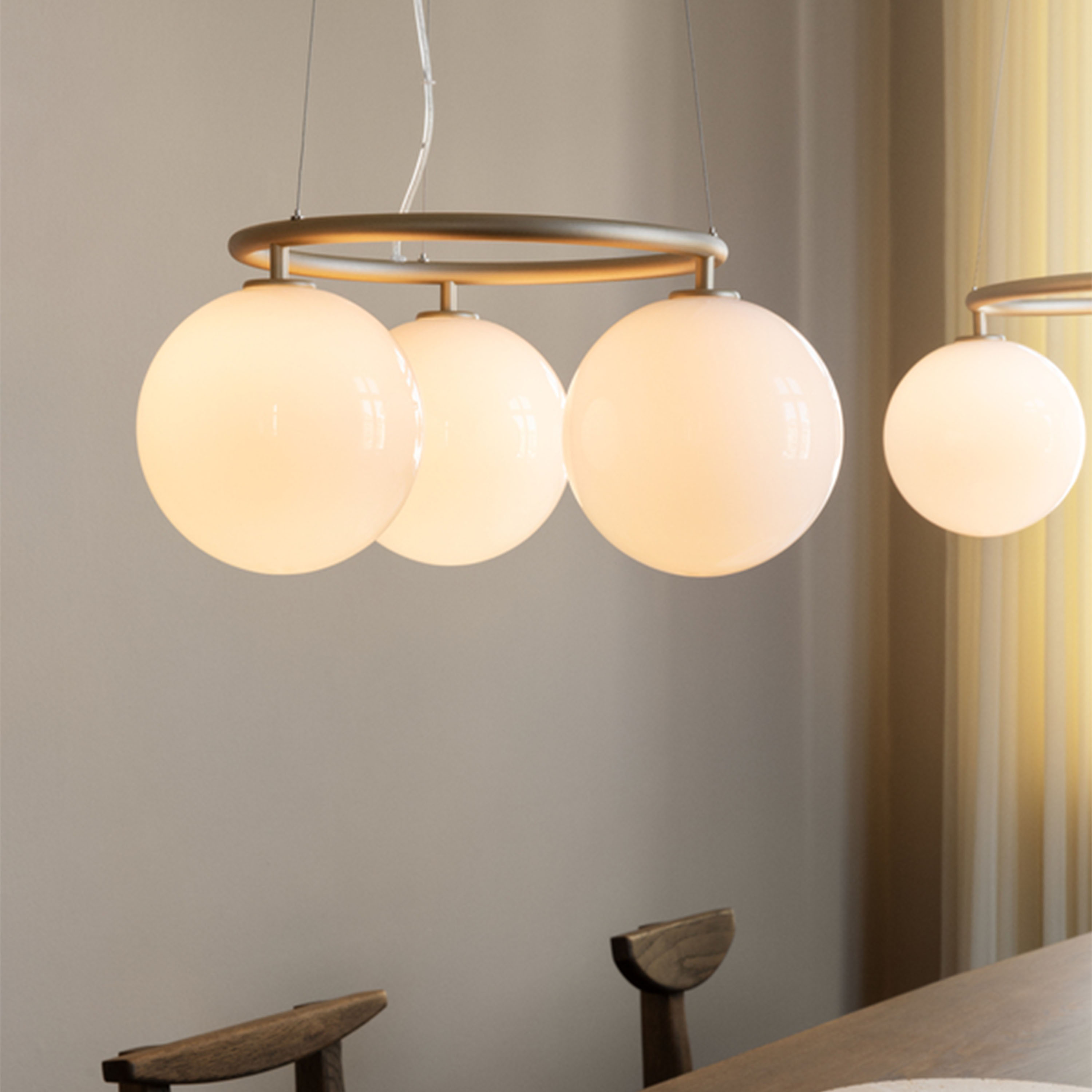 Nuura Miira 3 Circular Taklampa Brass/Opal