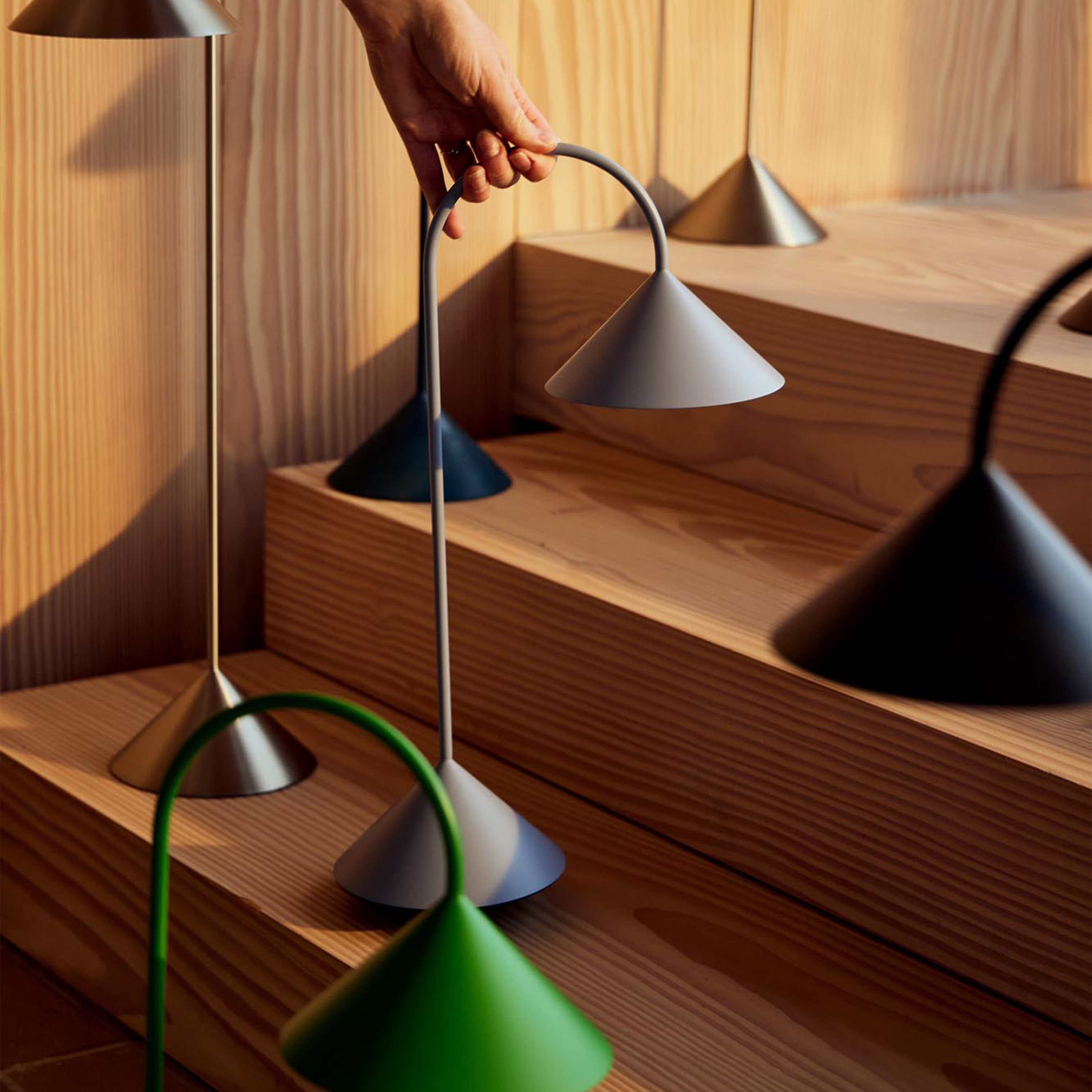 Frandsen Grasp Tragbare Tischleuchte Skyway Blue 47 cm