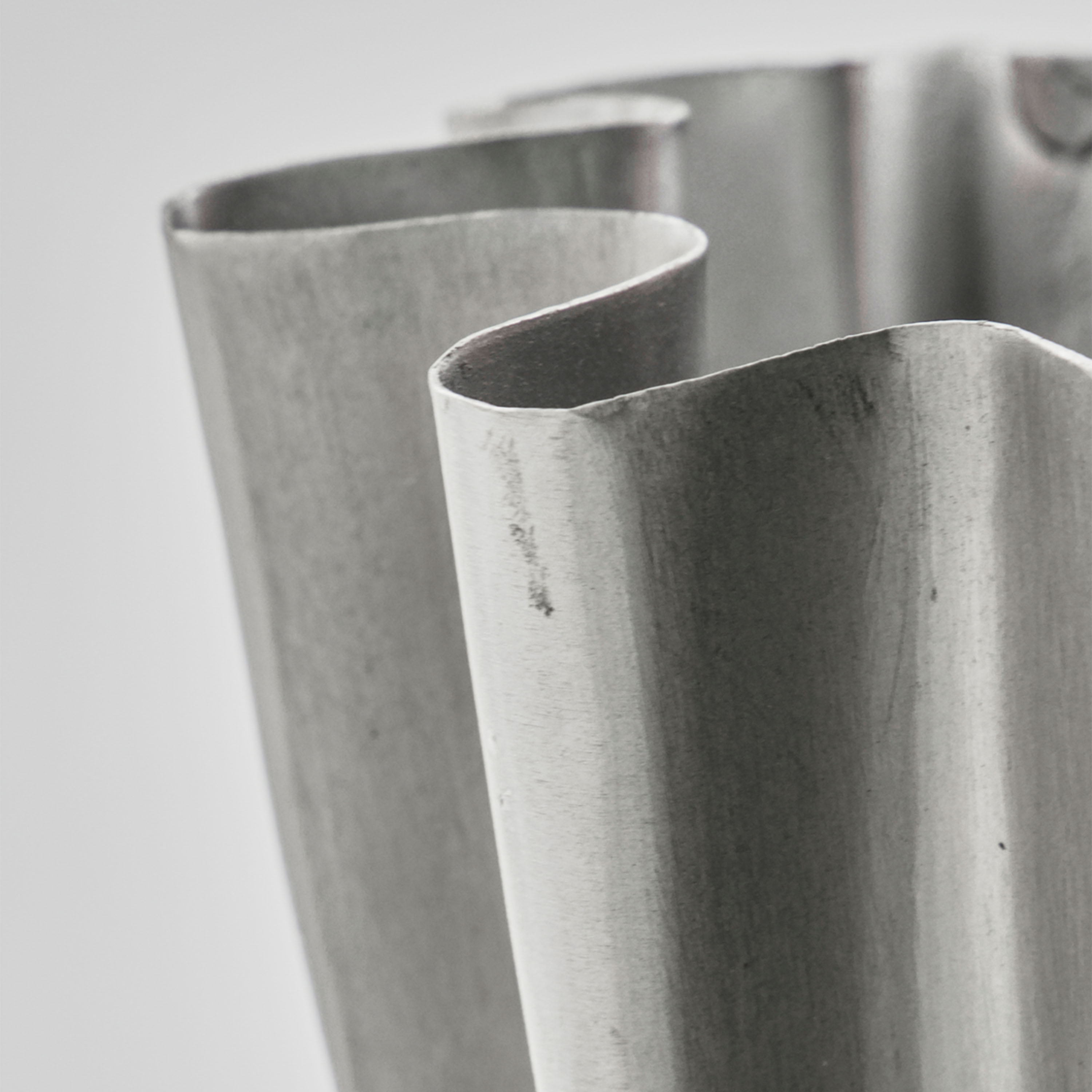 House Doctor Flood Maljakko Brushed silver finish 13cm