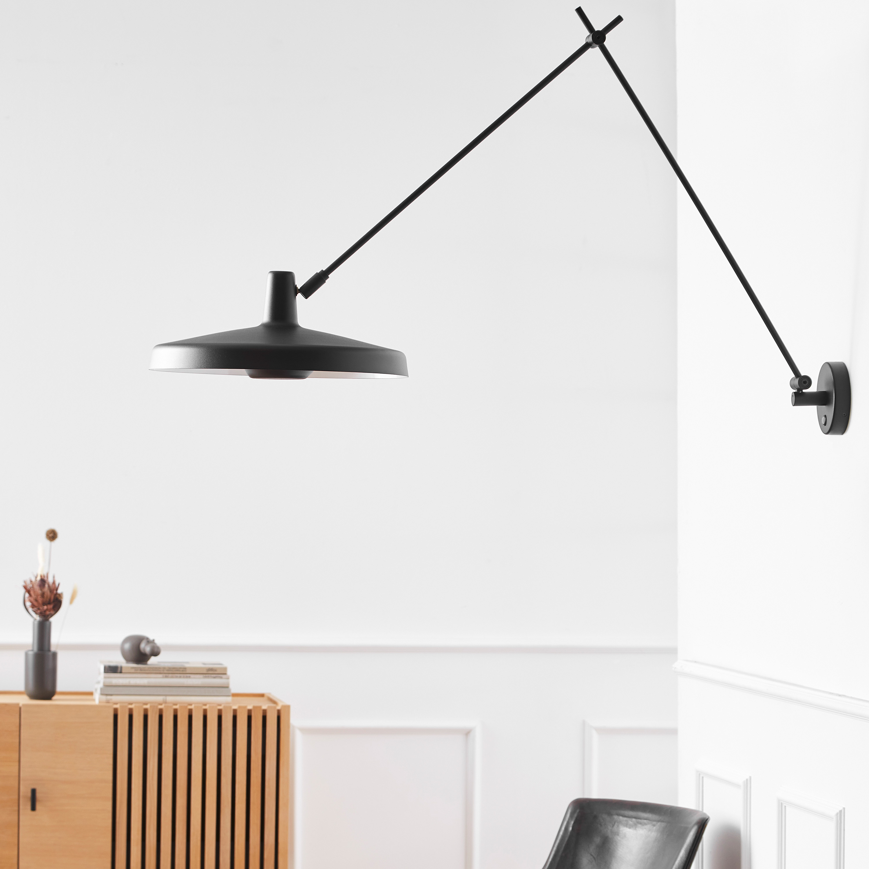 Grupa Arigato Seinävalaisin Black 45