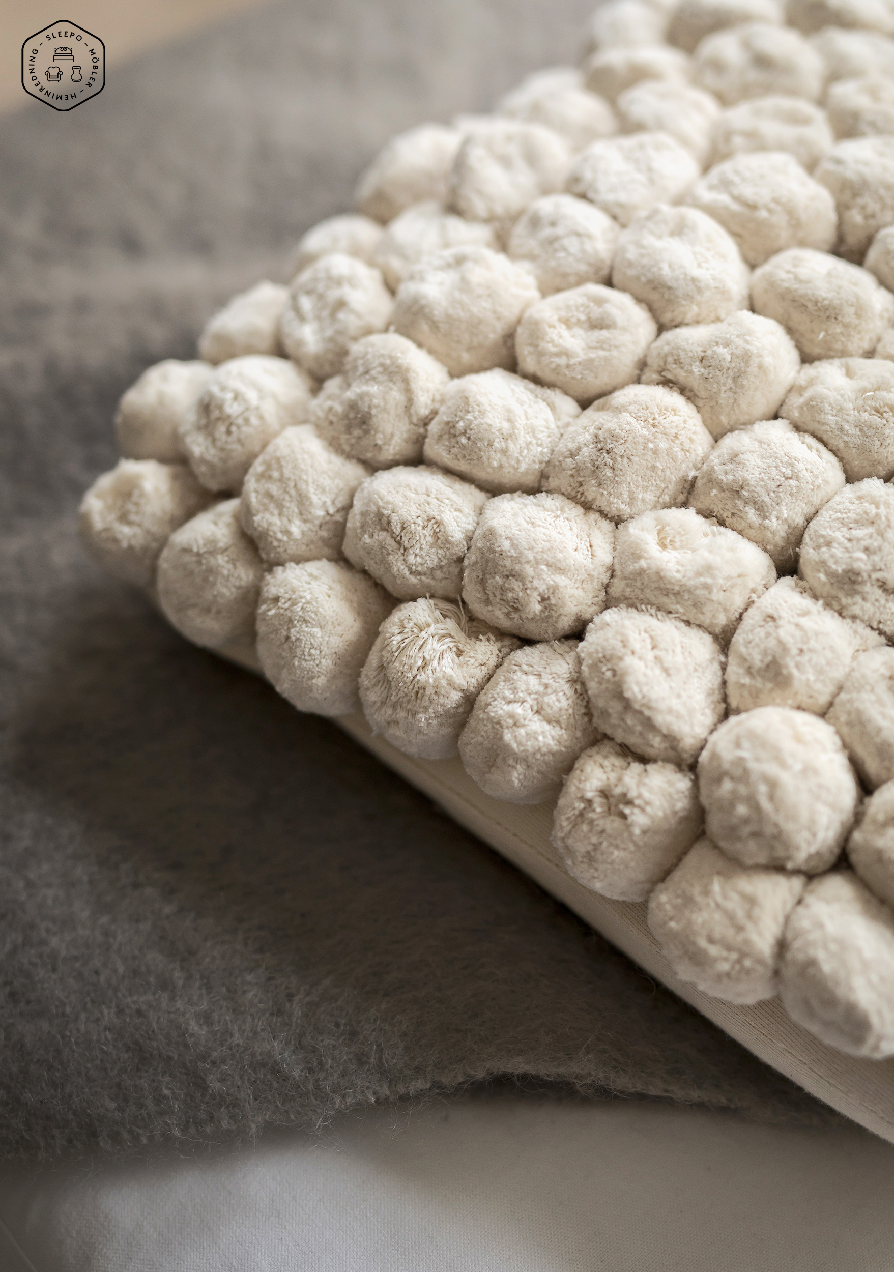 Byon Pom Pom Prydnadskudde Vit 45x45