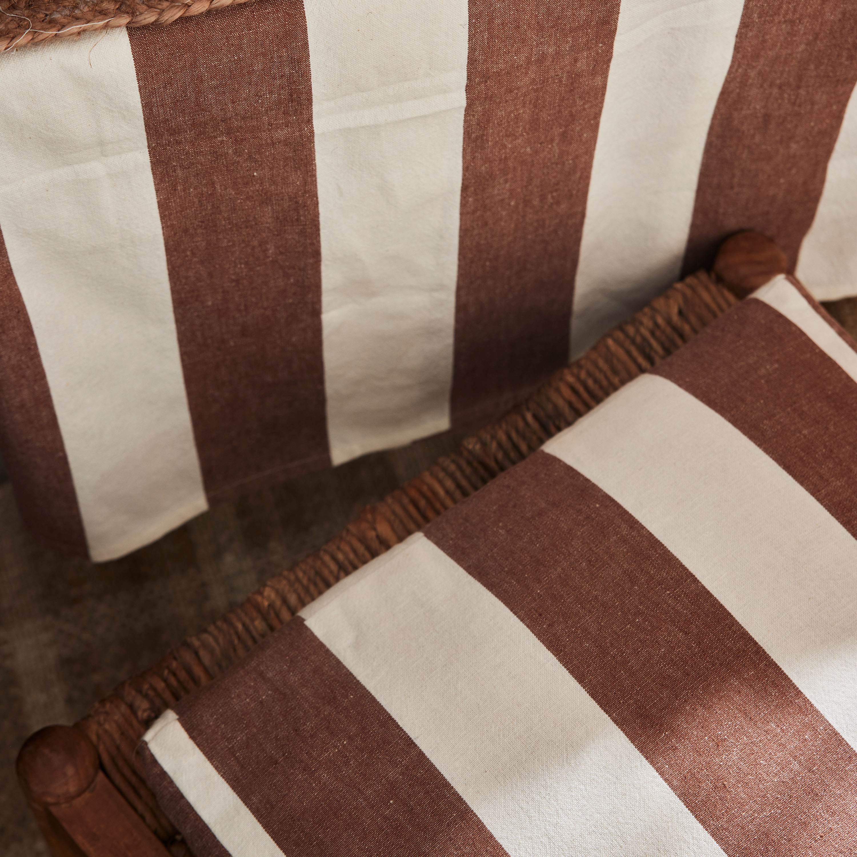 Jakobsdals Striato Sittepute Brun/offwhite 40x40