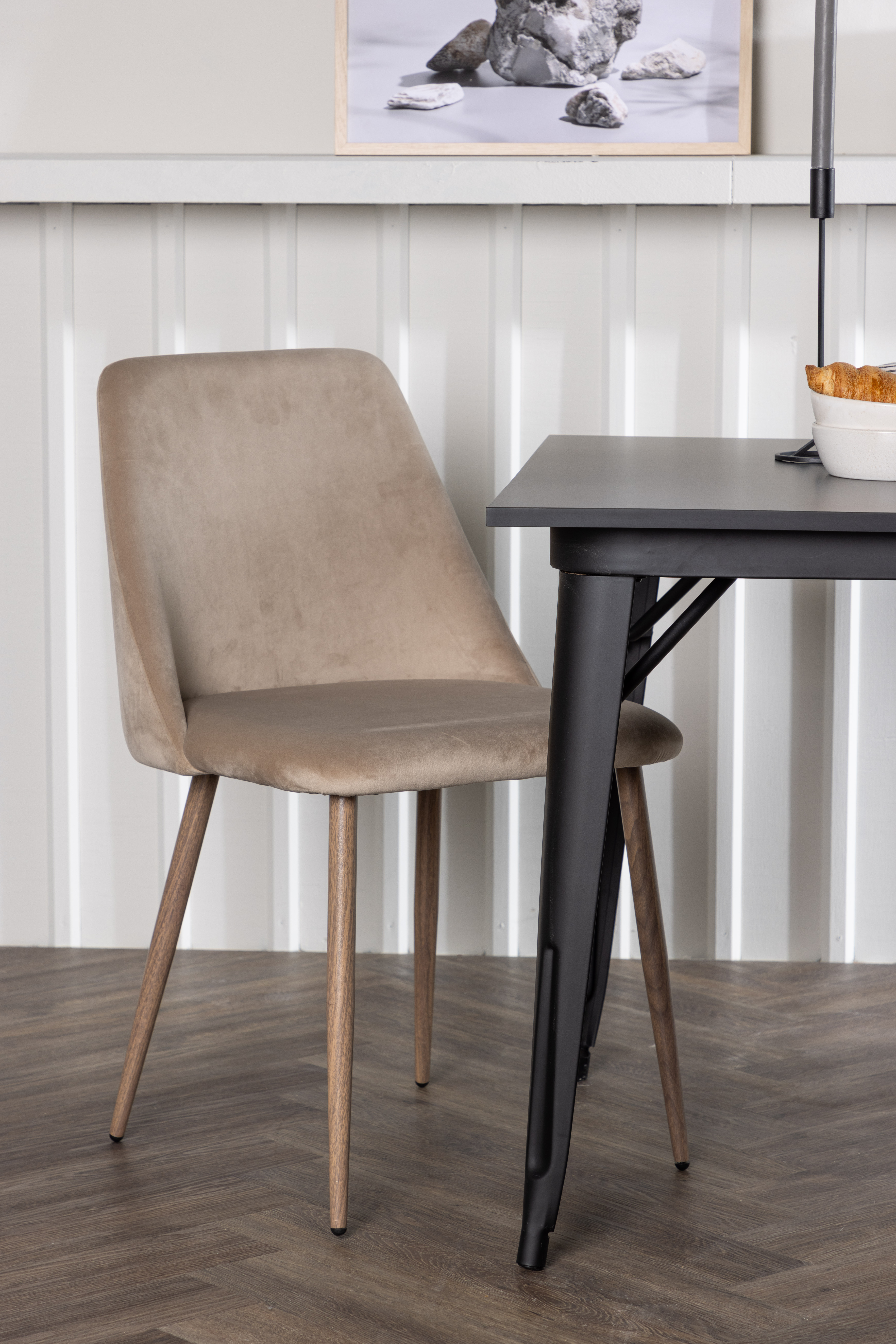 Venture Home Lori Matstol Sammet Beige