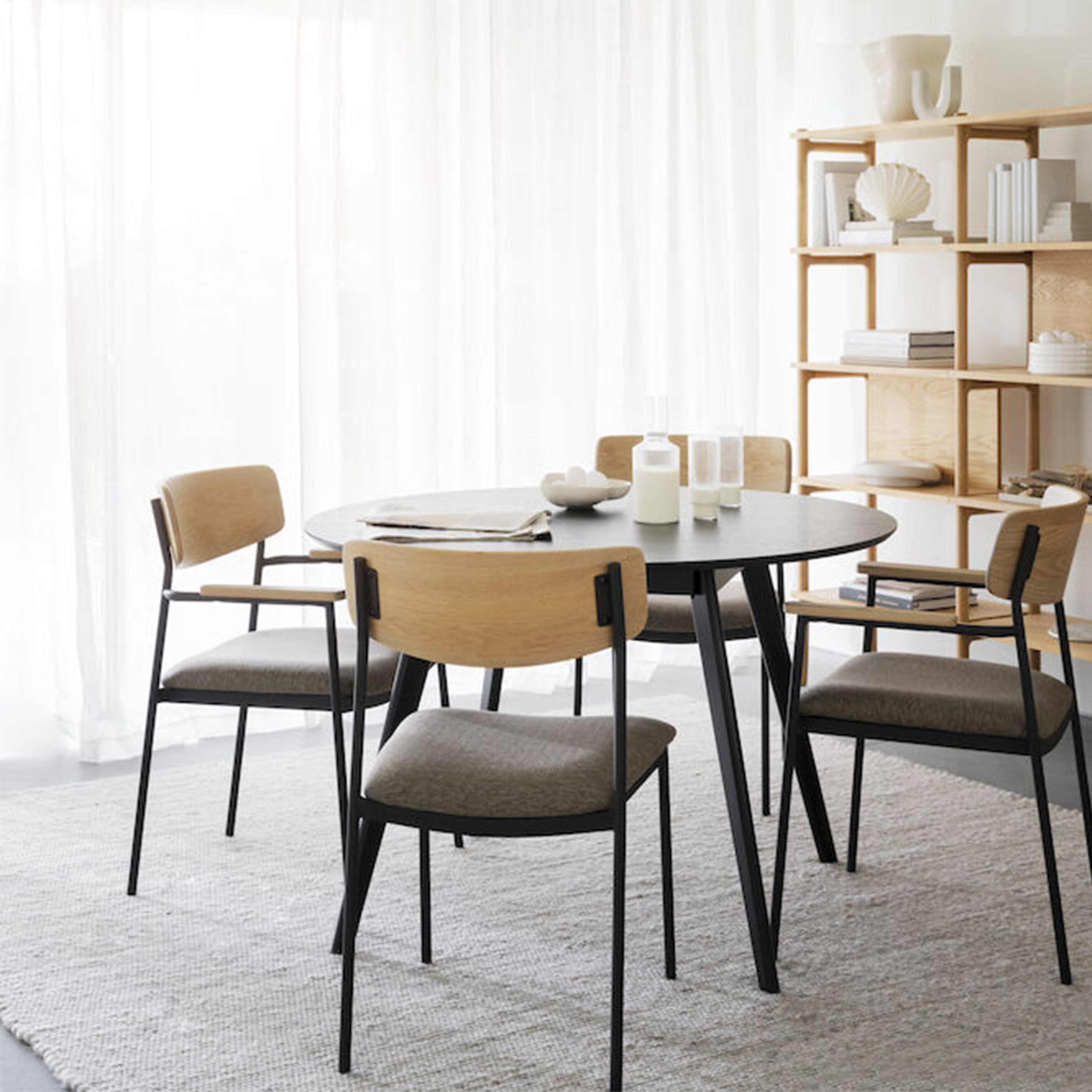 Rowico Home Yumi Matbord Svartbetsad Ø115