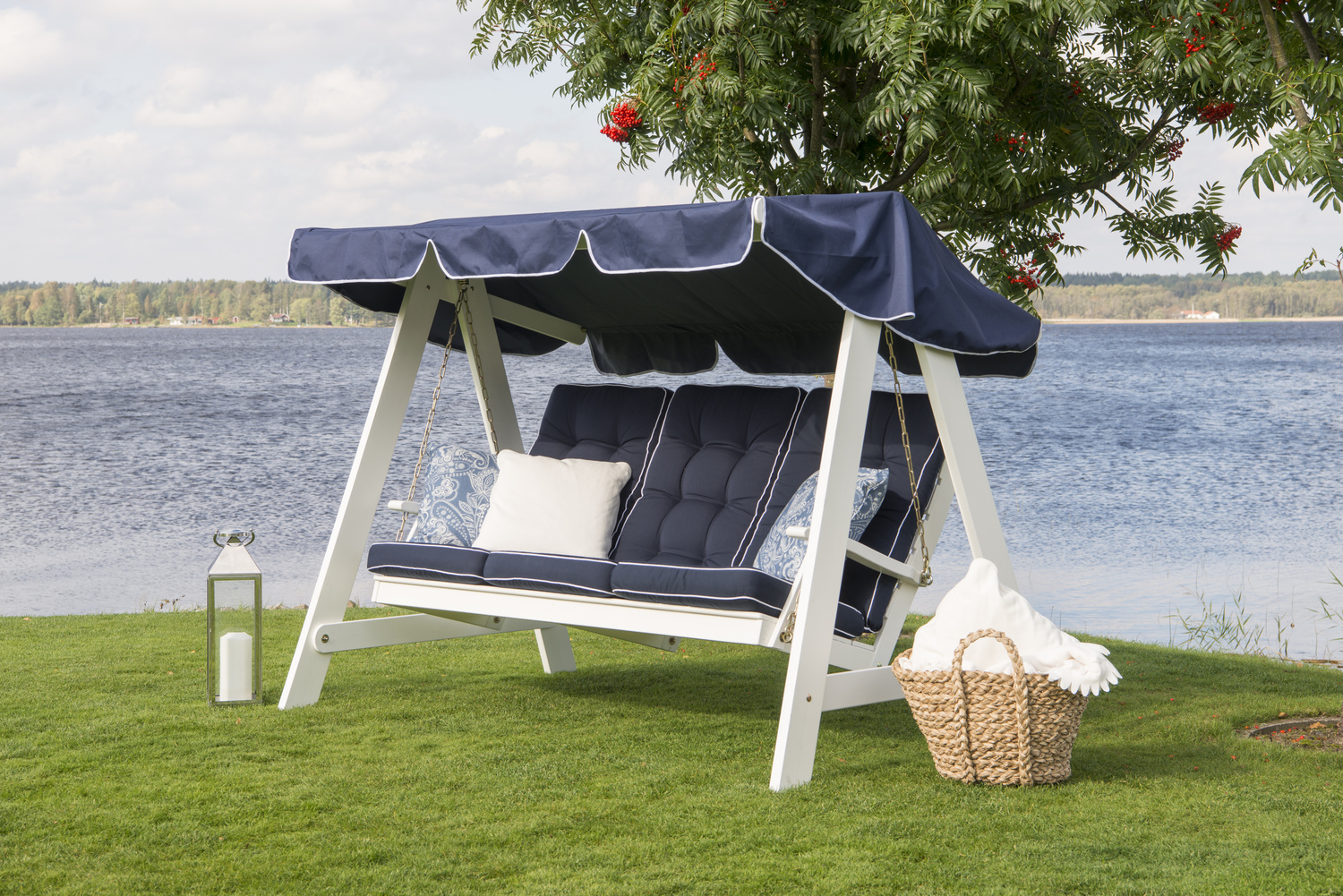 Hillerstorp Dalom Riippukeinu ilman katosta Valkoinen