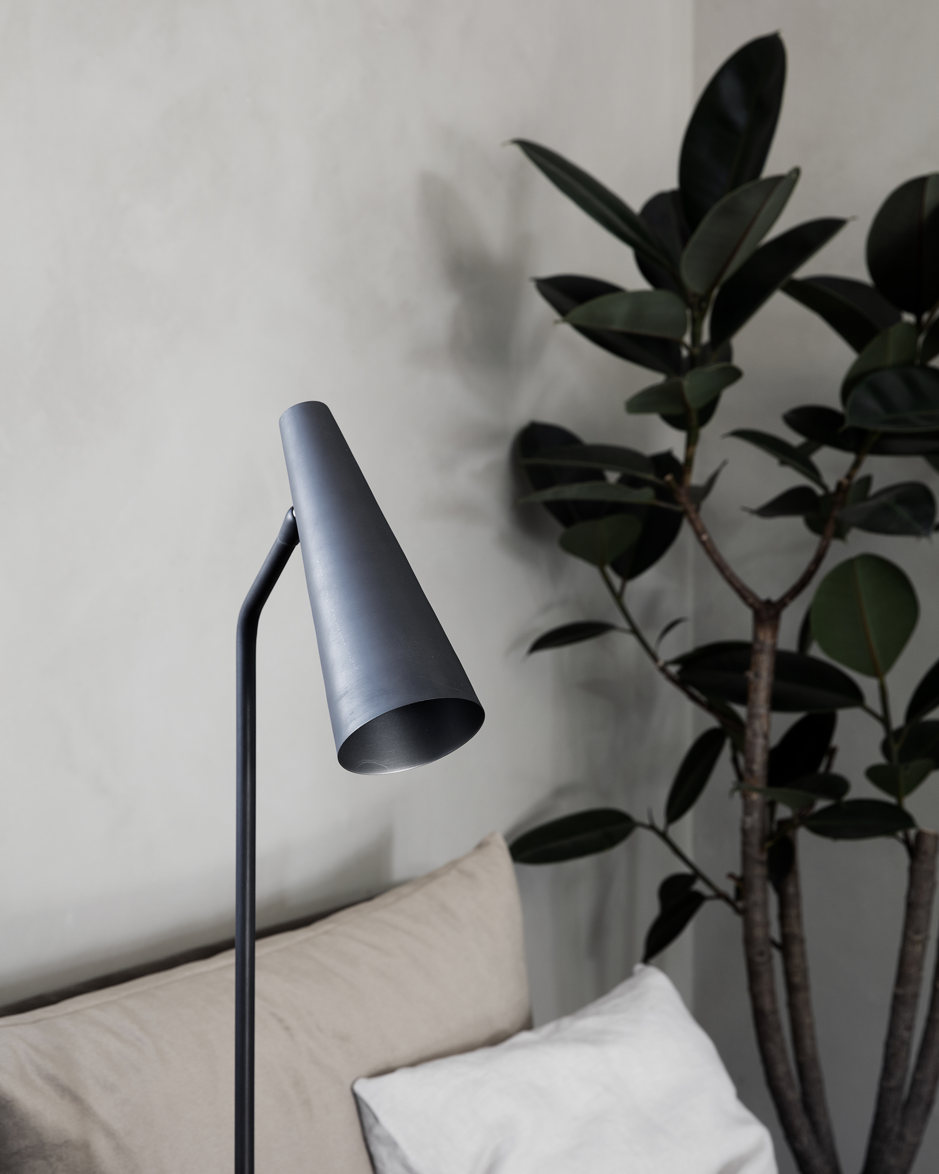 House Doctor Precise Golvlampa Mattsvart 124cm