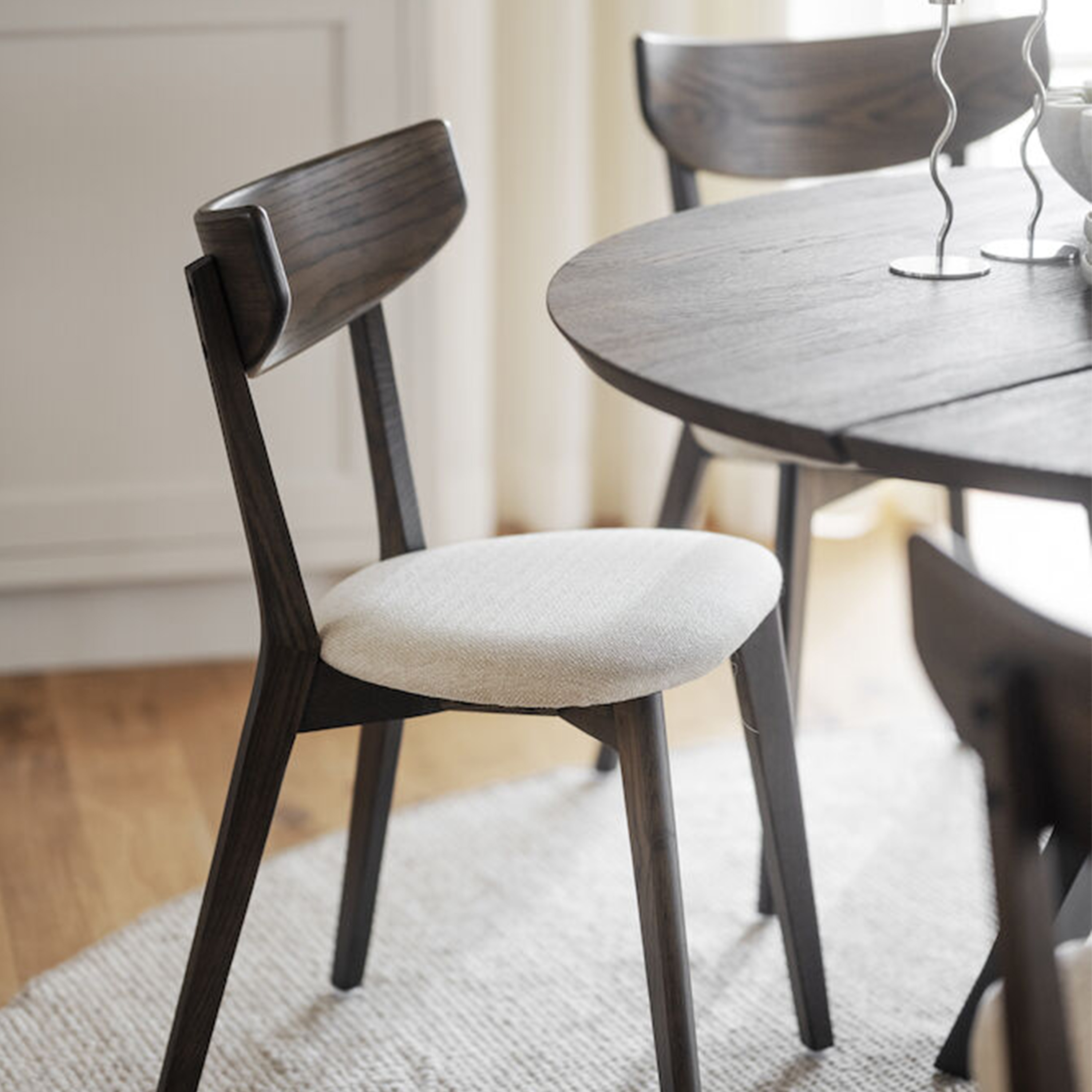 Rowico Home Ami Matstol Brun Ek/Beige