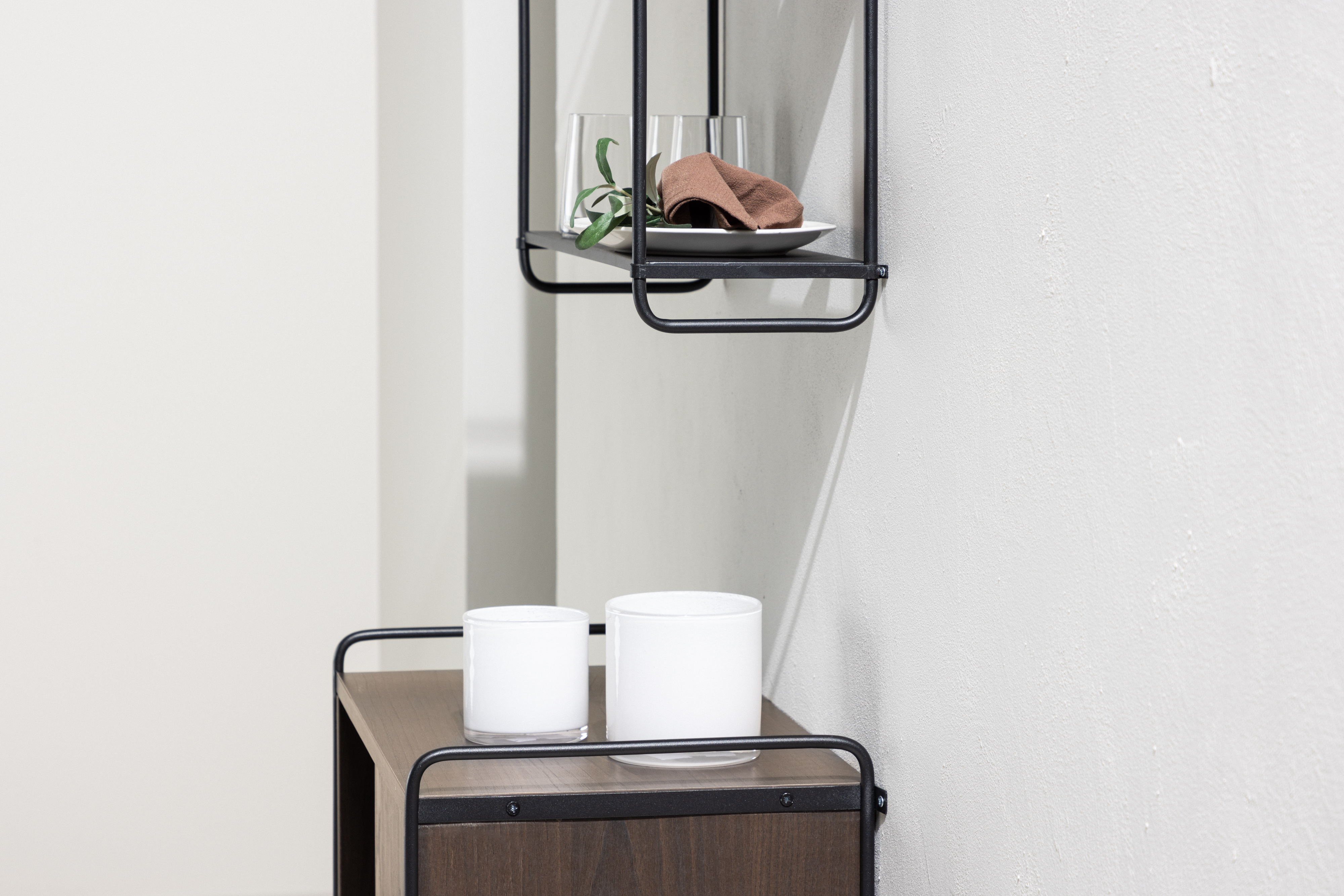 Venture Home Lyon Vägghylla Black 62cm