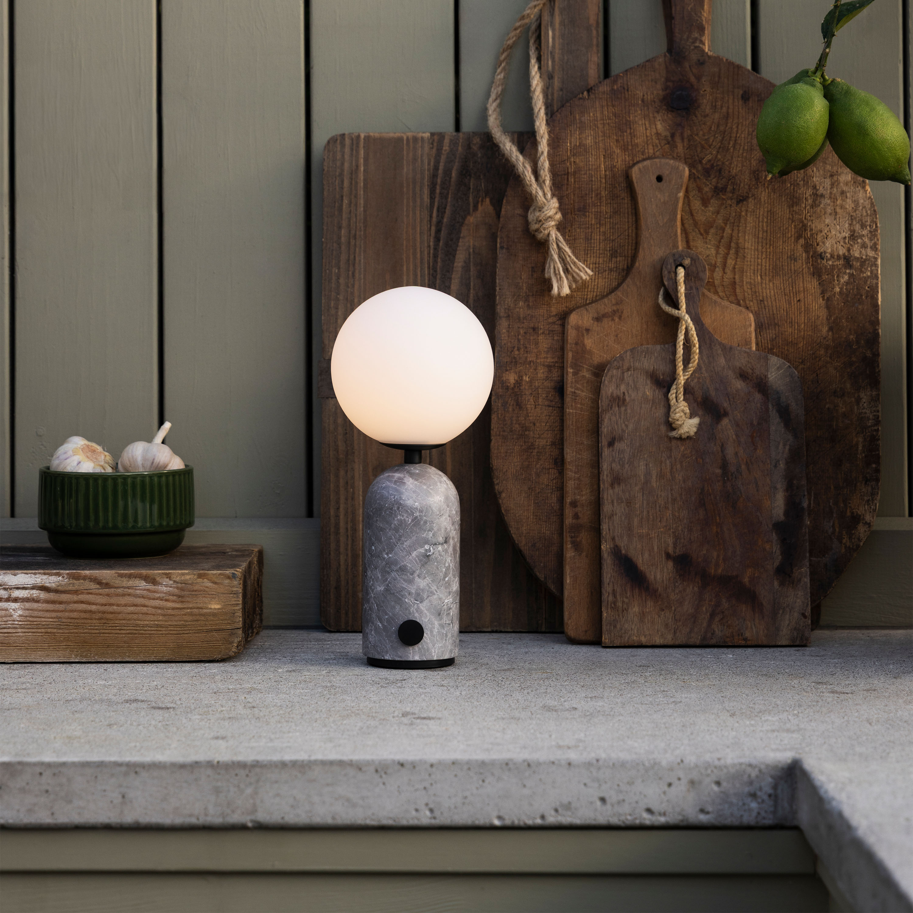 Globen Lighting Torrano Tragbare Tischlampe Grauer Marmor