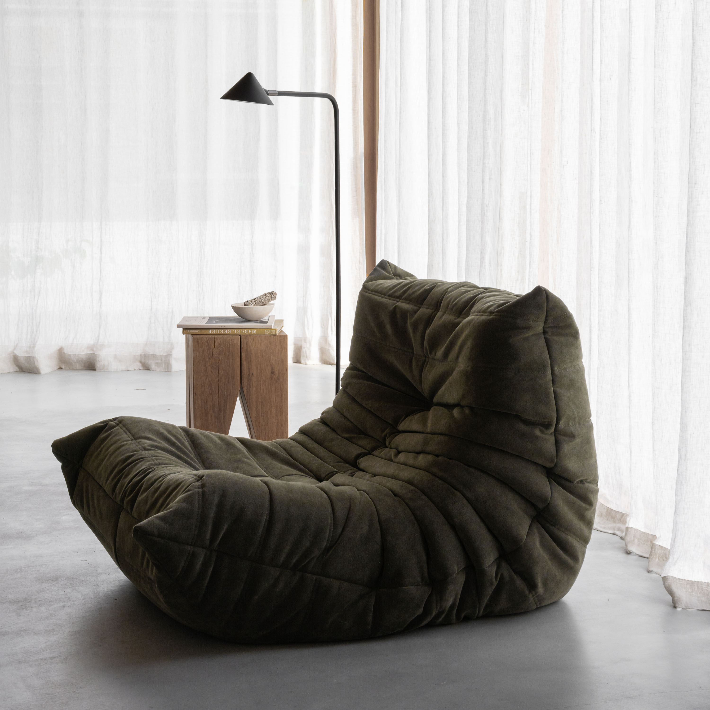 Watt &amp; Veke Kuro Gulvlampe Black 120cm