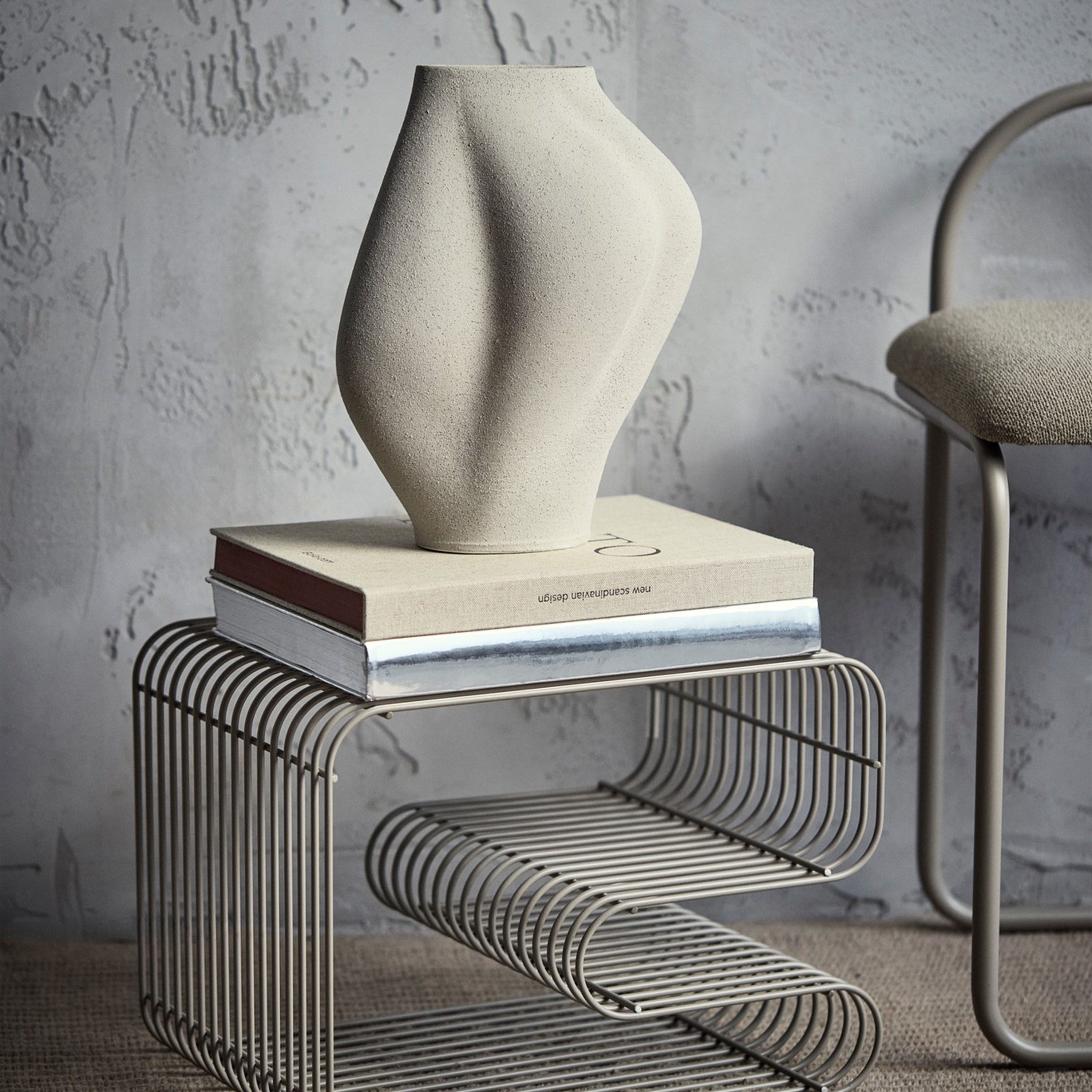 AYTM Saltare Vase Taupe Narrow