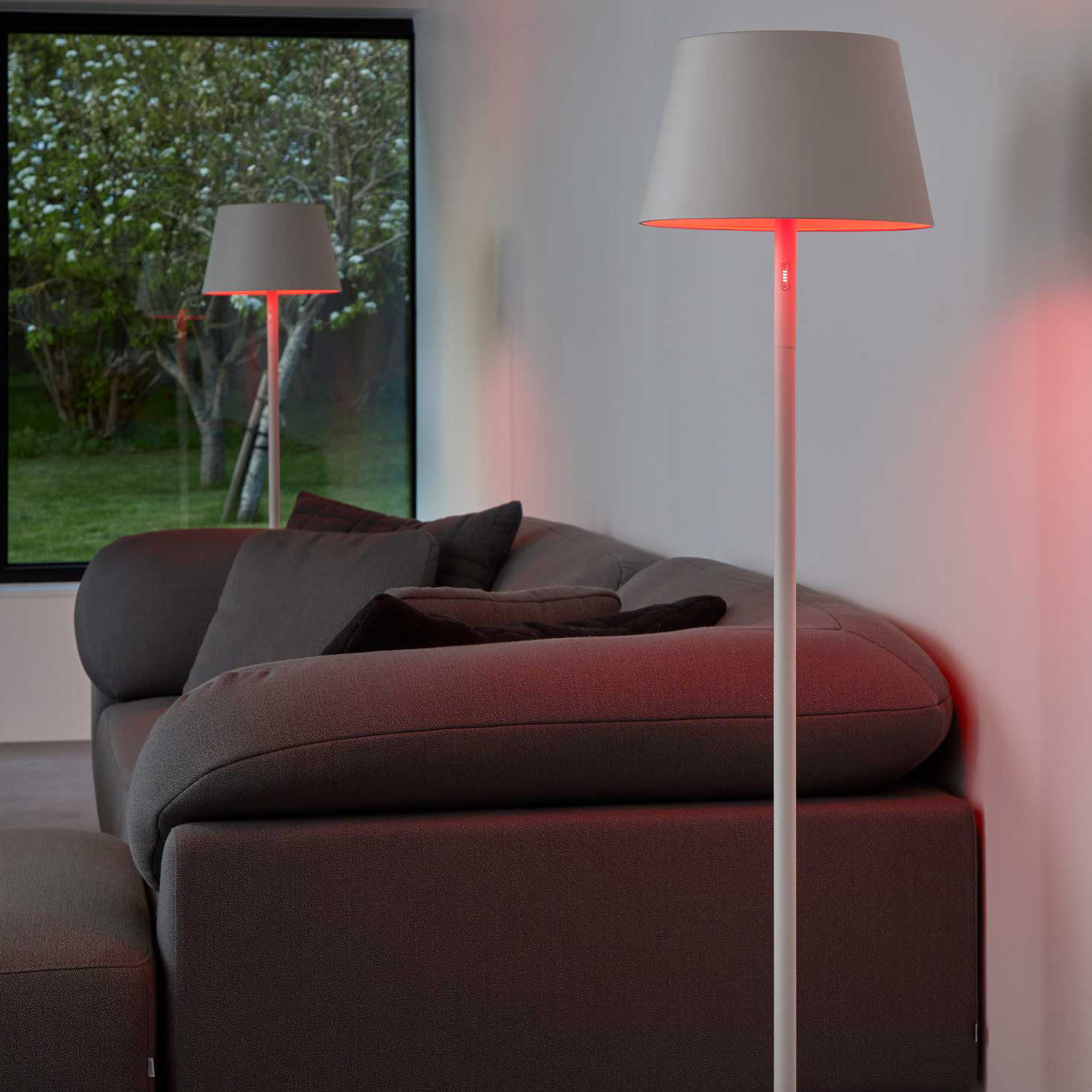 LOOM Design Modi  Portabel Golvlampa White