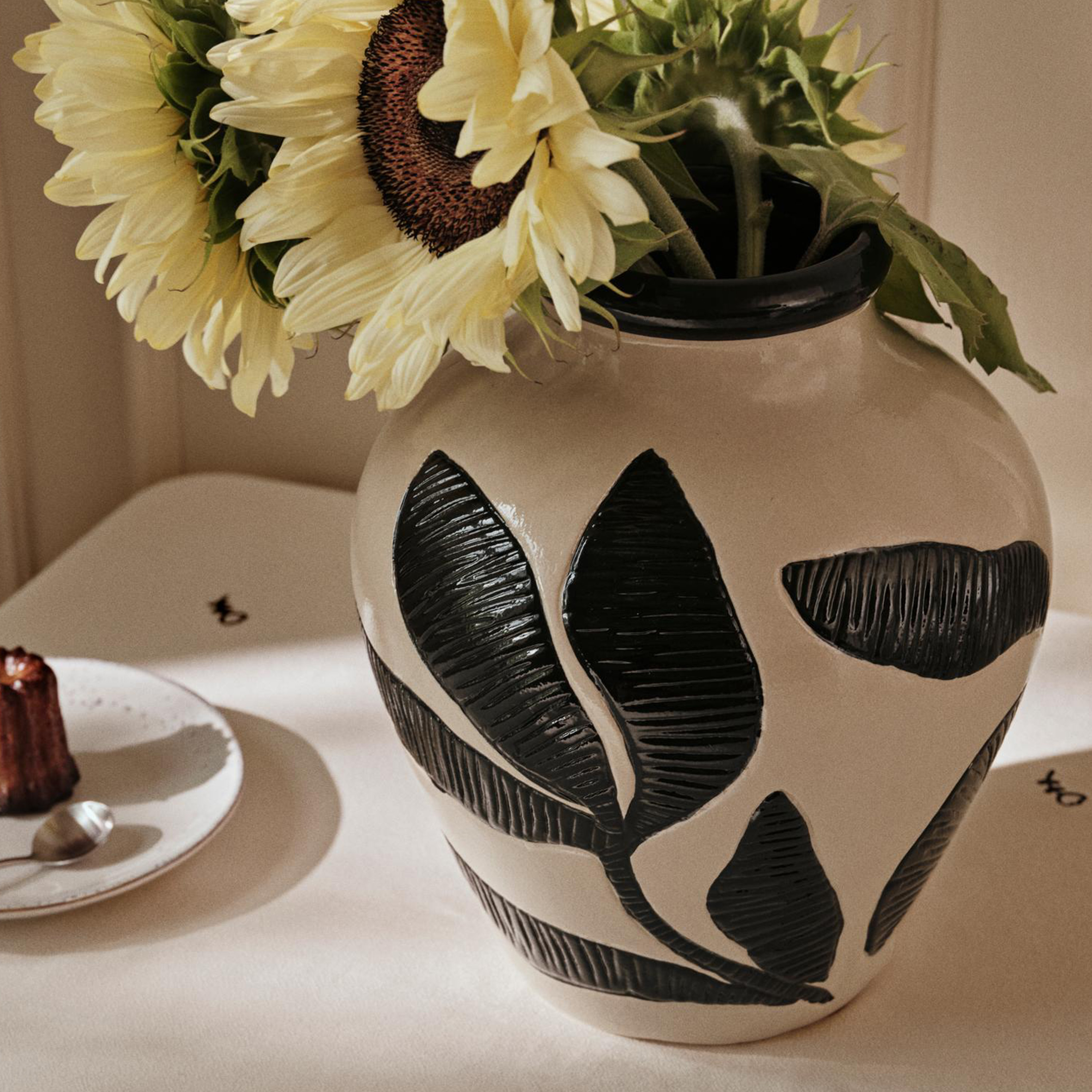 Broste Copenhagen Herbert Vas Musta/Sateinen Harmaa Ø25