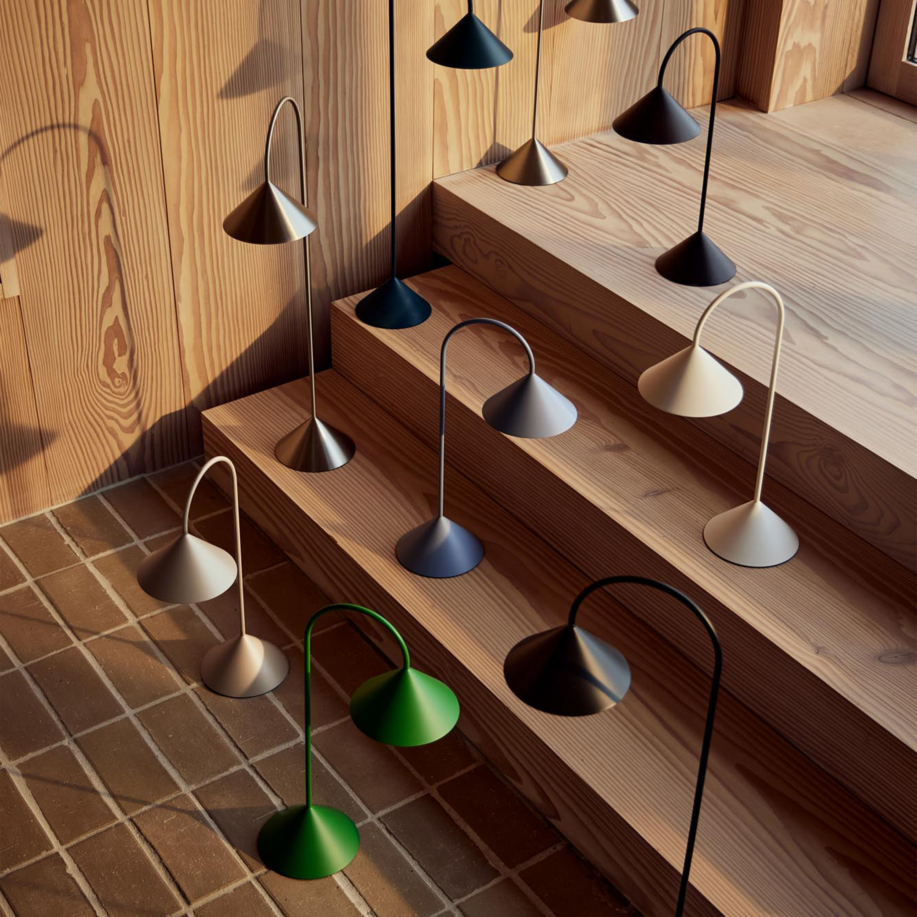 Frandsen Grasp Tragbare Tischleuchte Skyway Blue 47 cm