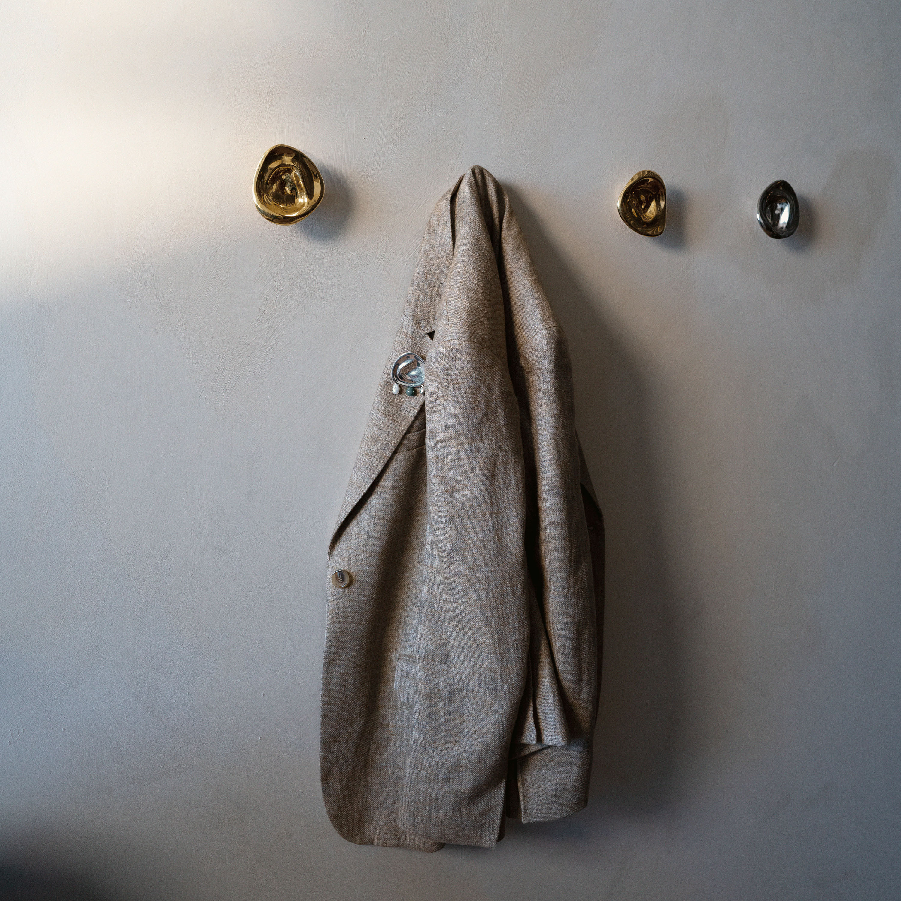 Hein Studio Ripple no. 02 Veggkrok Messing Large