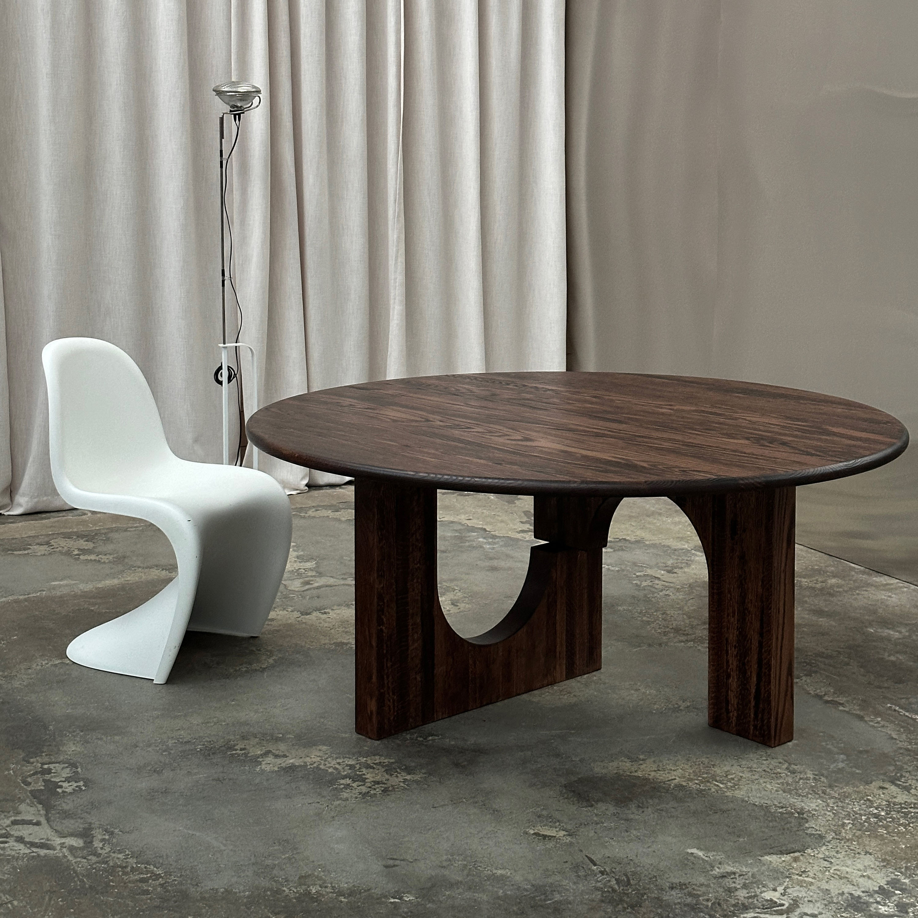 Tinted Sanders Matbord Oak Ø160