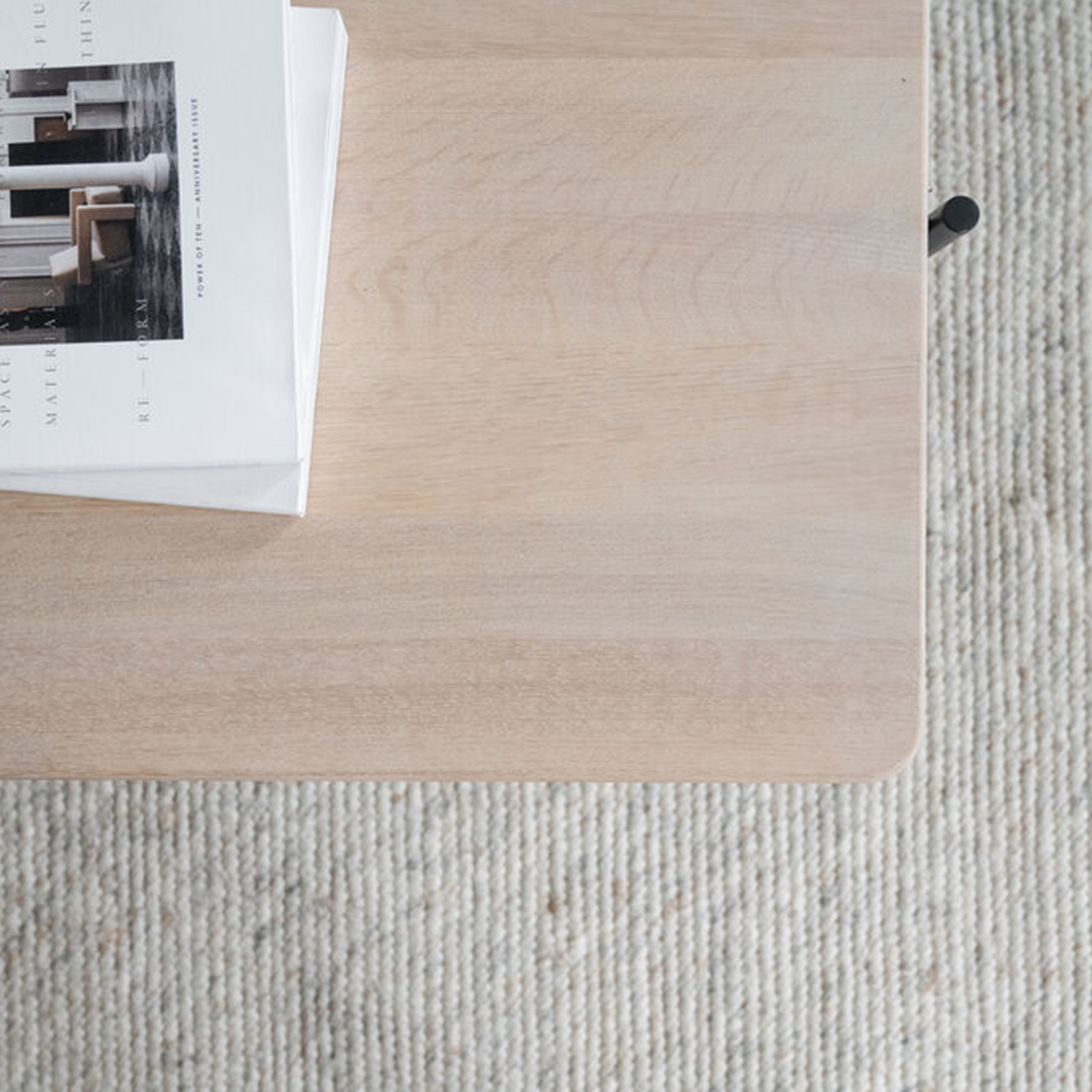 Rowico Home Shelton Couchtisch Weißpigmentiert/Schwarz 145x60cm