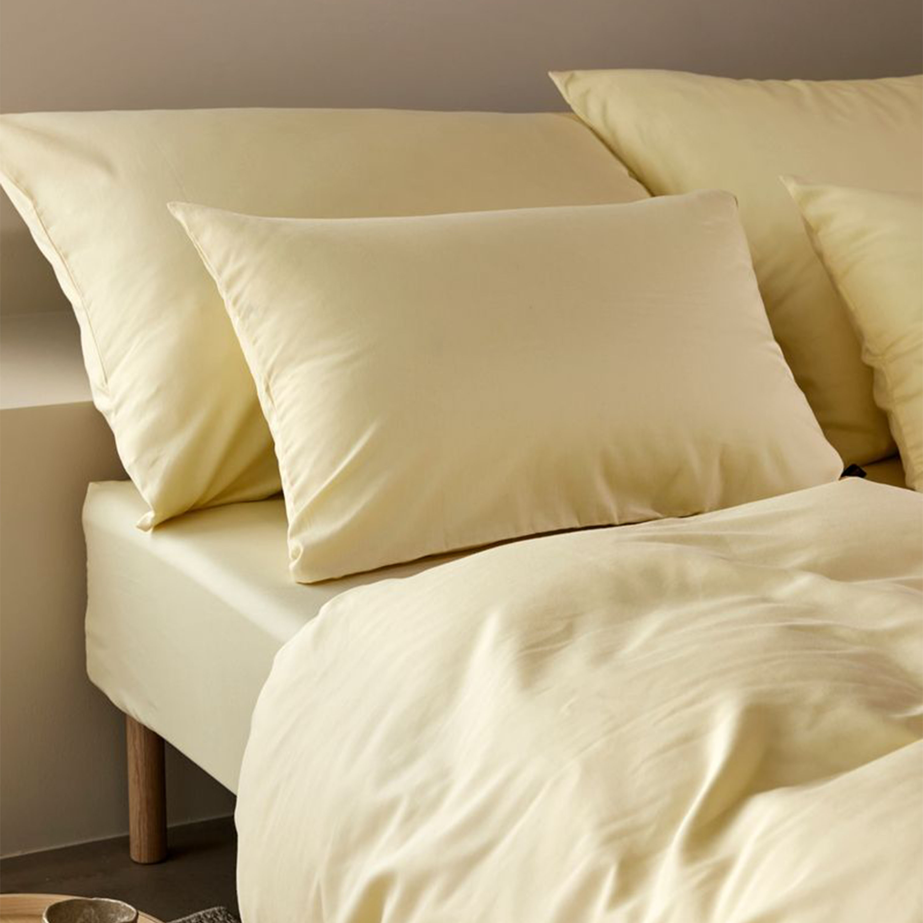 Høie Harmoni 2-del Påslakanset Satin Ljusgul