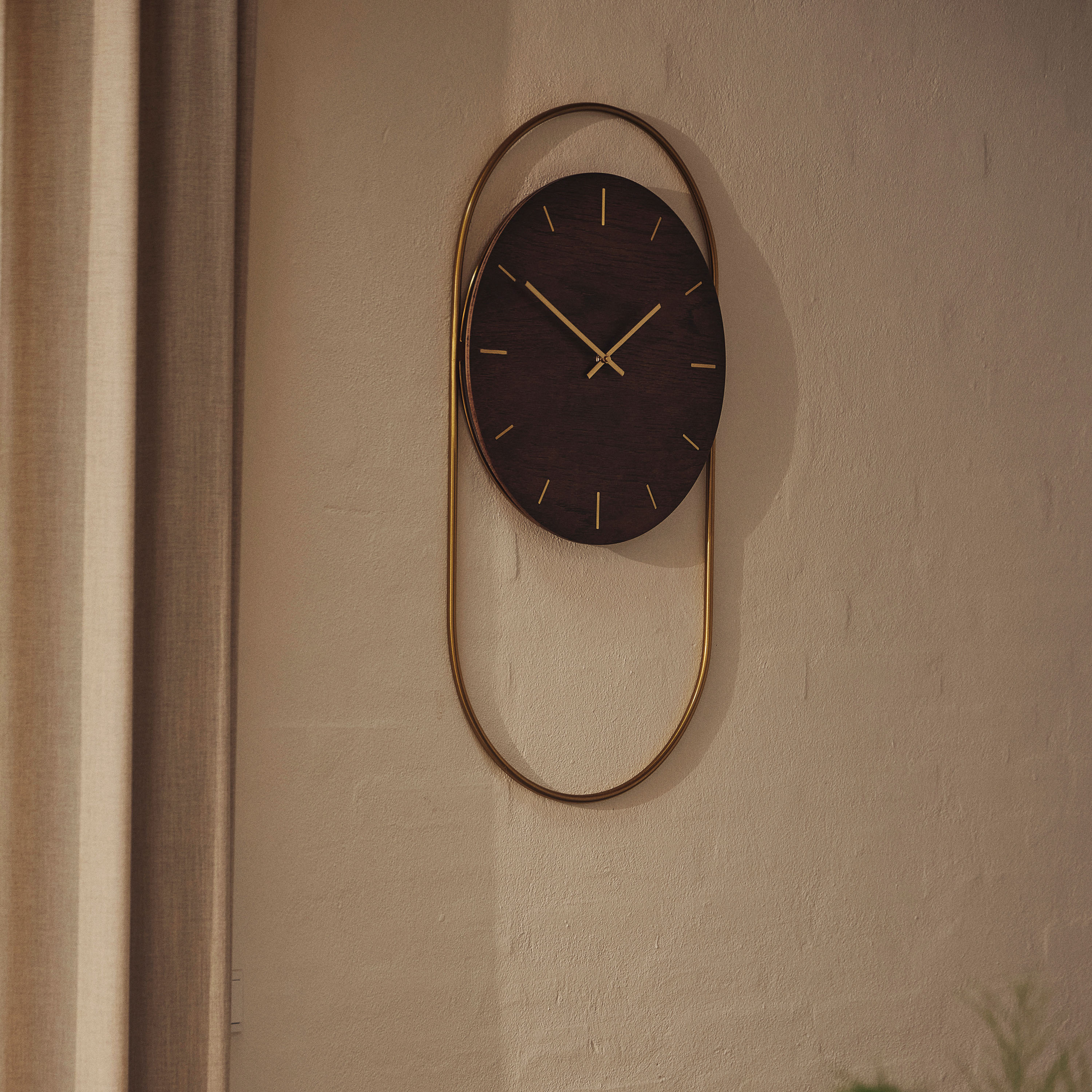 Andersen Furniture A-Wall Väggklocka Smoked