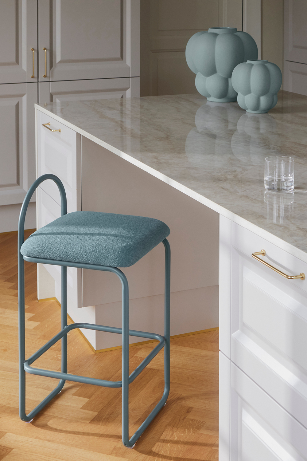 AYTM Uva Vase Keramik Blassminze 22cm