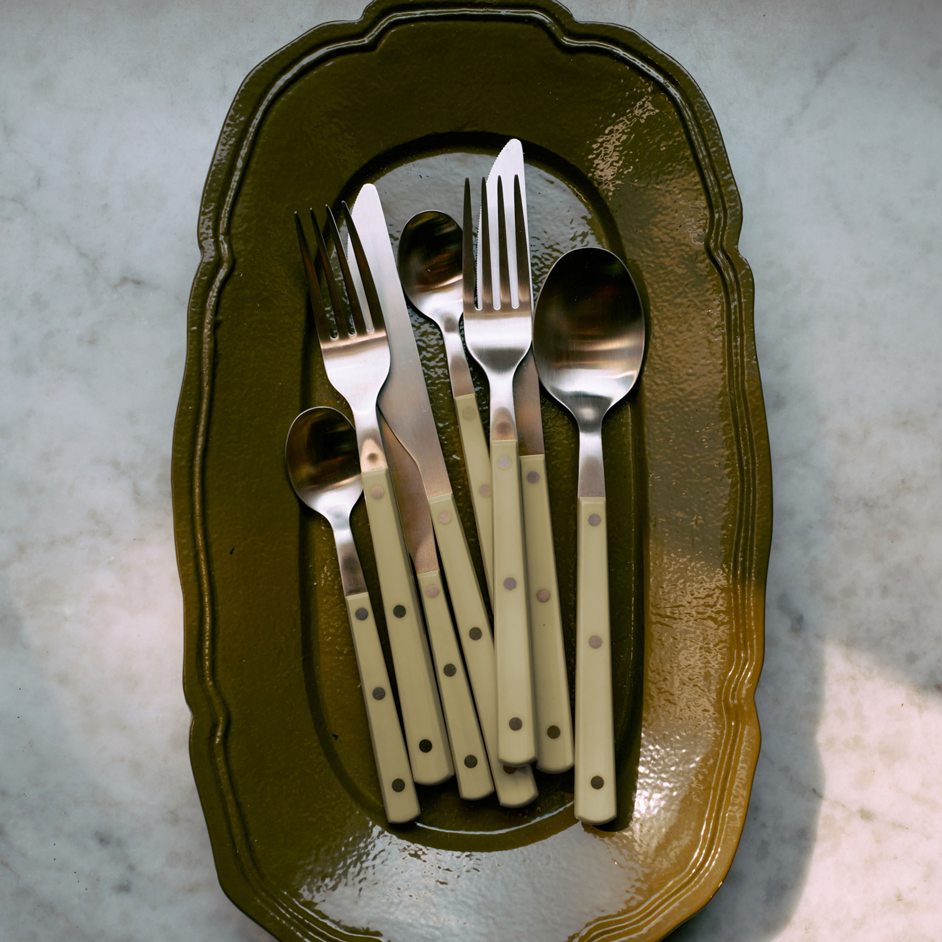 HKliving New Classics Serveringsbricka Olive 35x13