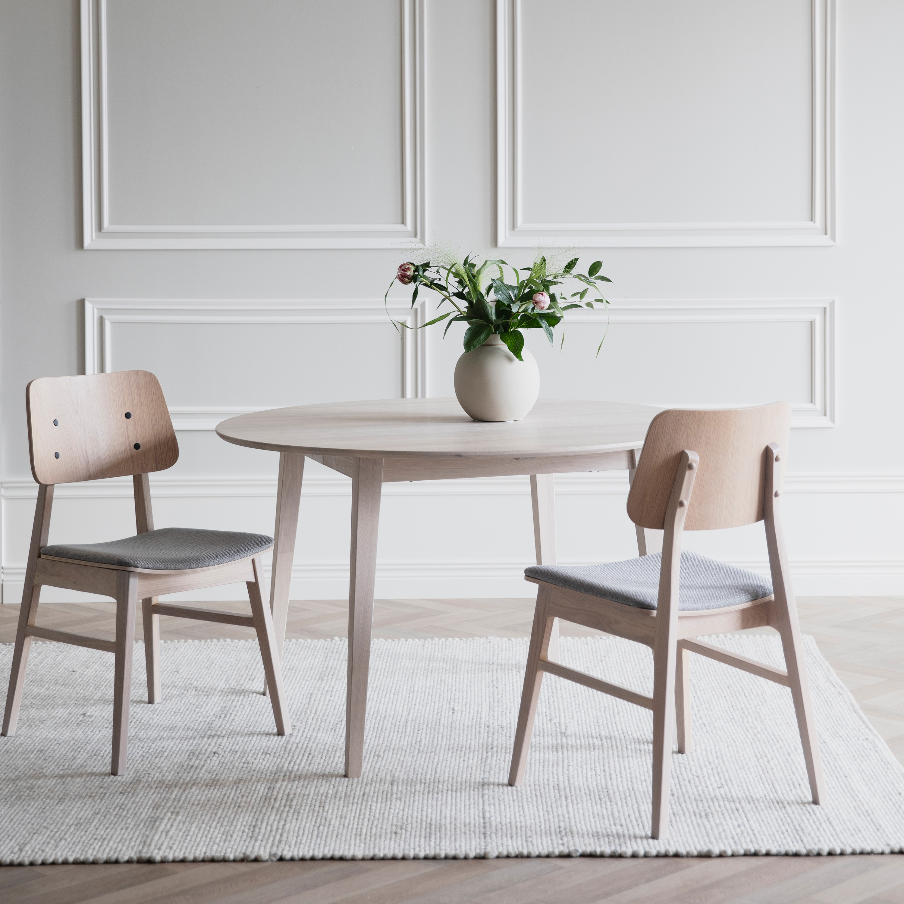 Rowico Home Filippa Matbord Vitpigmenterad Ø120/165cm