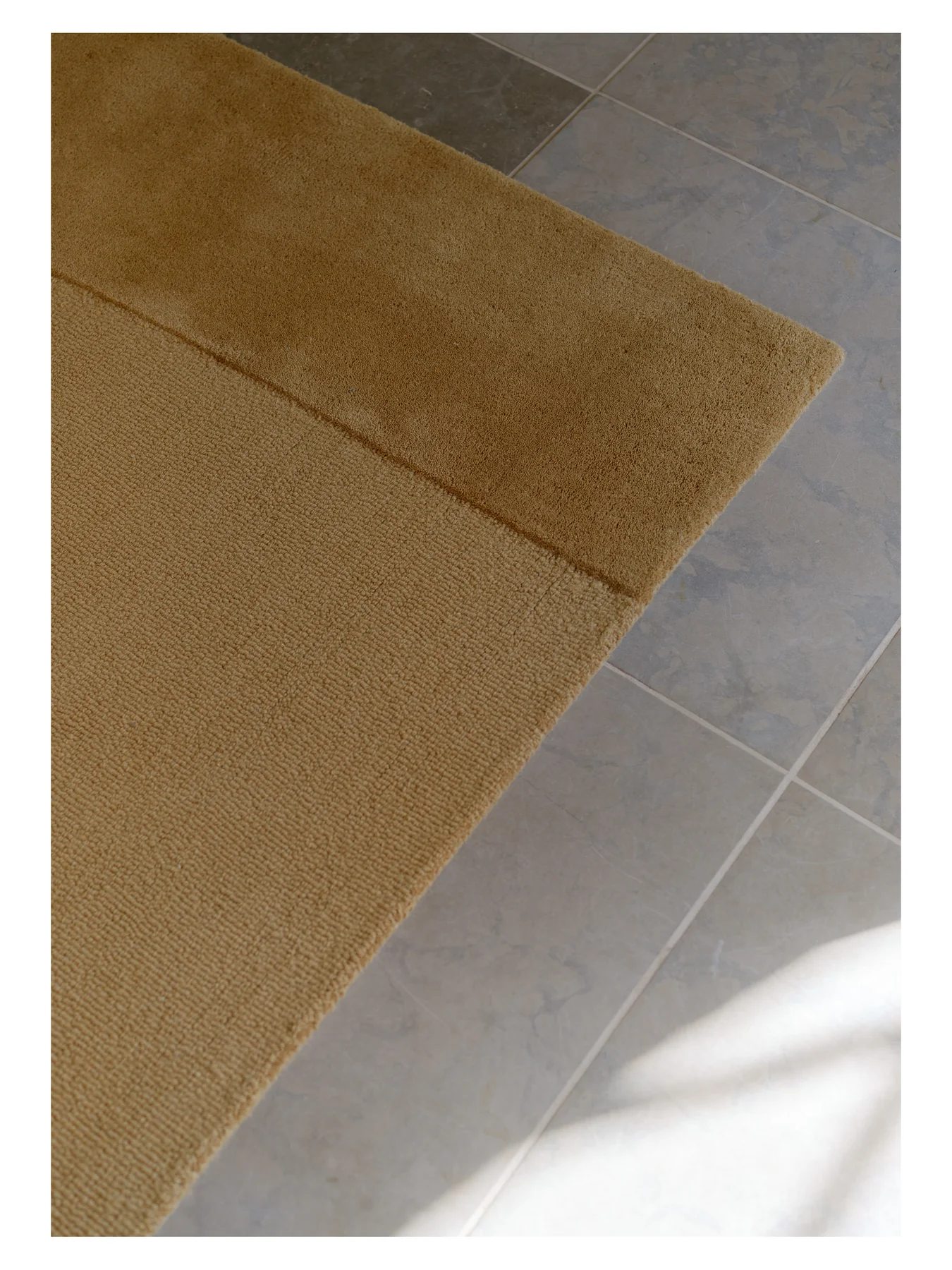 Linie Design Split Plains Ullmatta Mustard 200x300