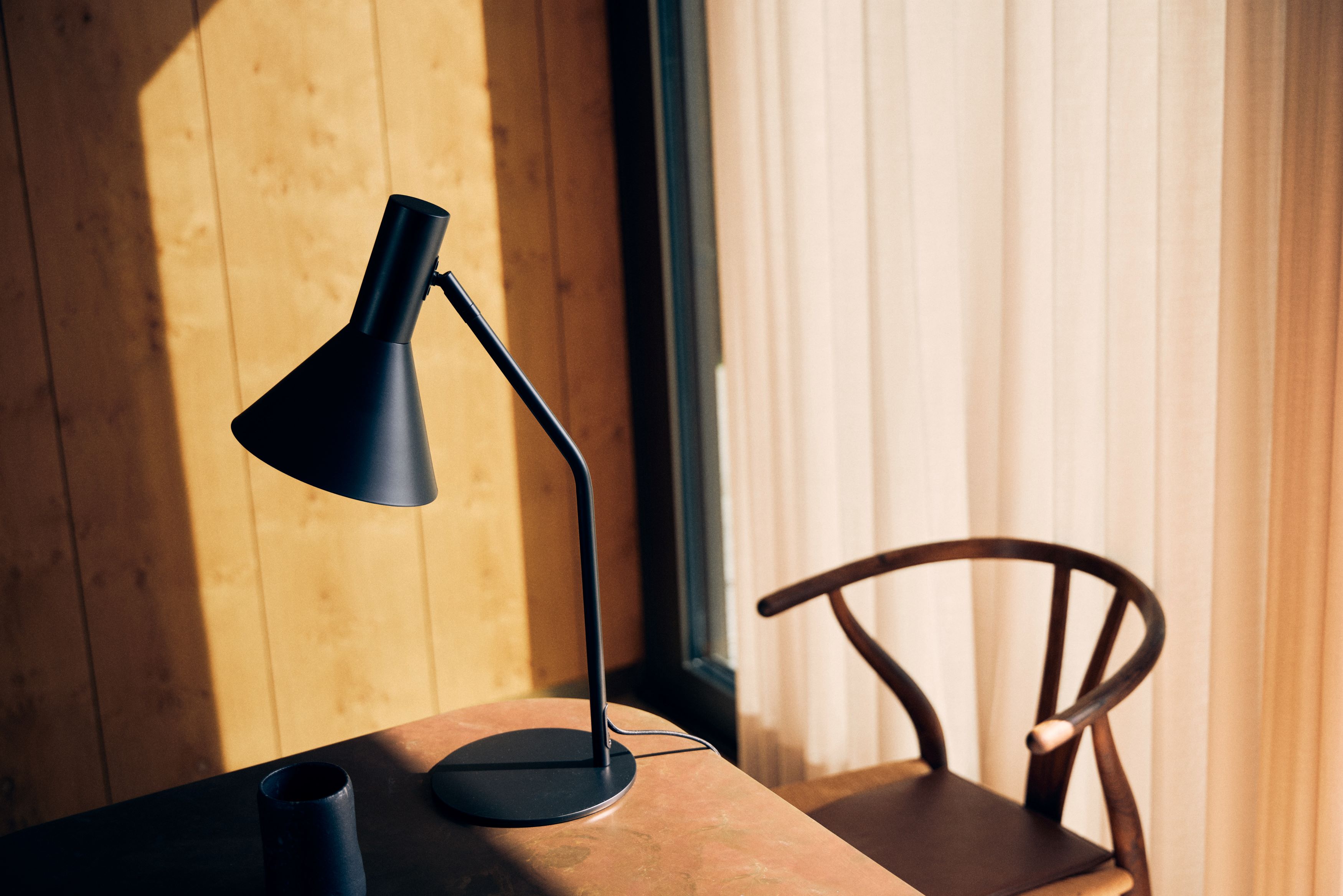 Frandsen Lyss Tischlampe Matt Schwarz