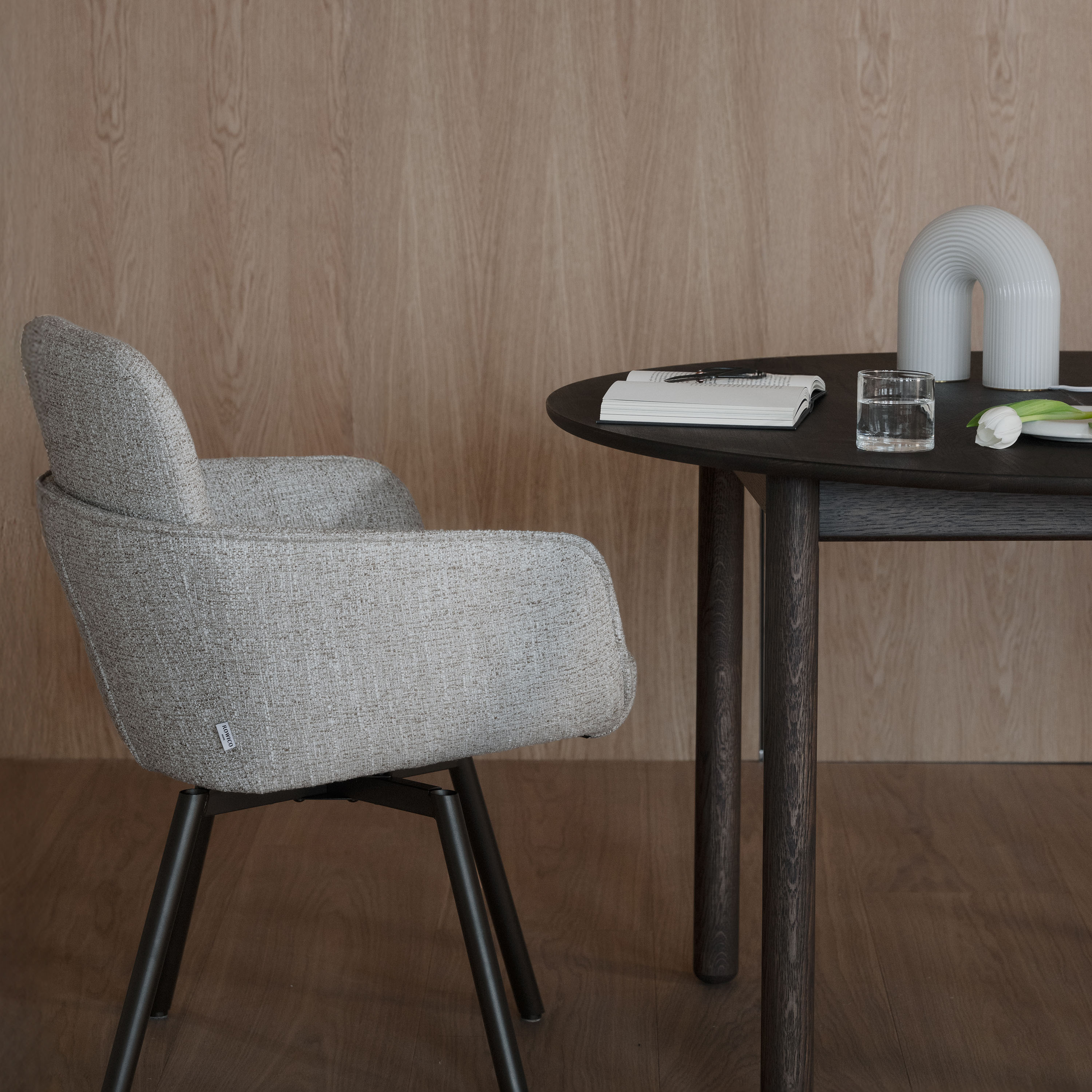 Rowico Home Derrymore Matbord Brun 165cm Ø120