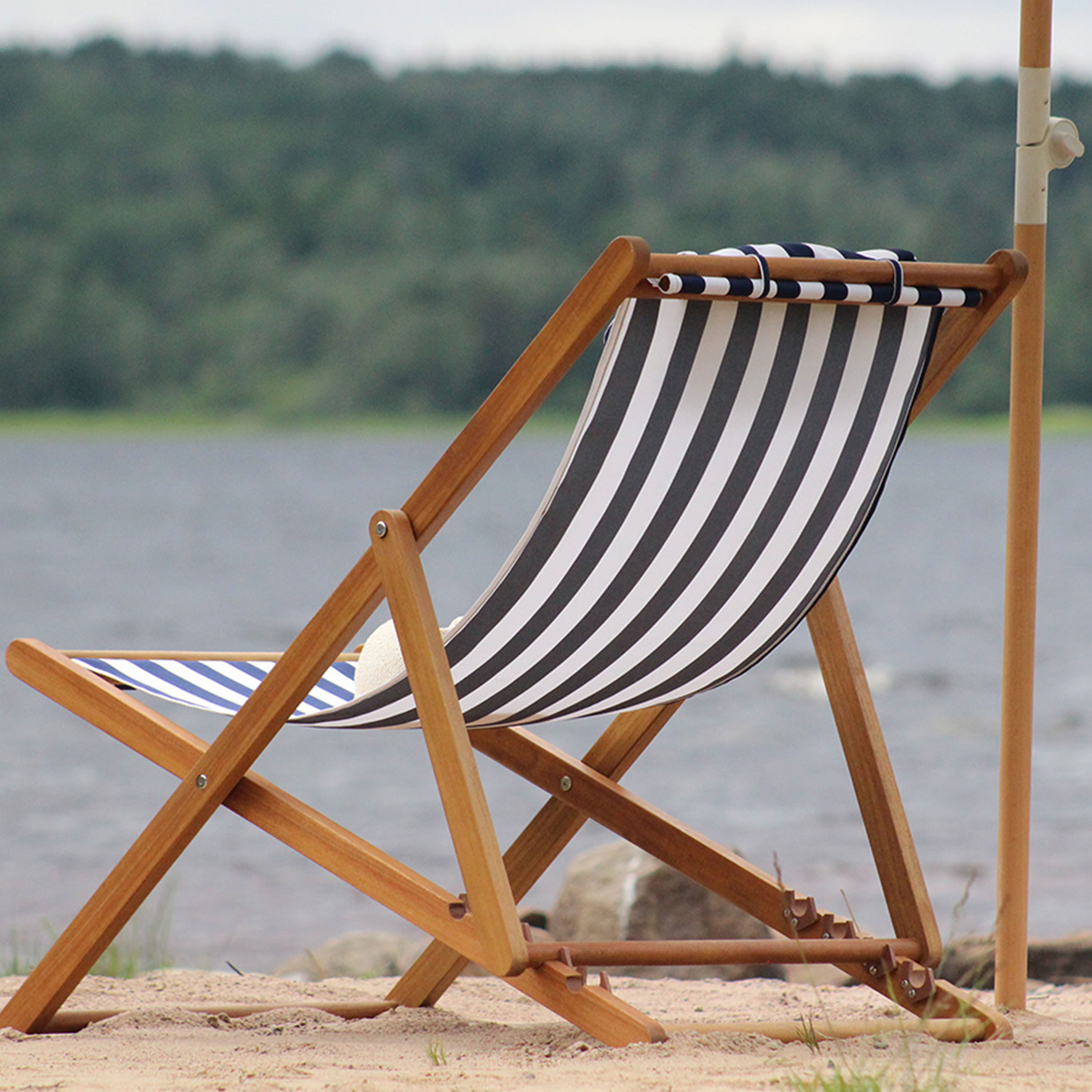 Hillerstorp Skara Solstol Blå/Hvit 79cm