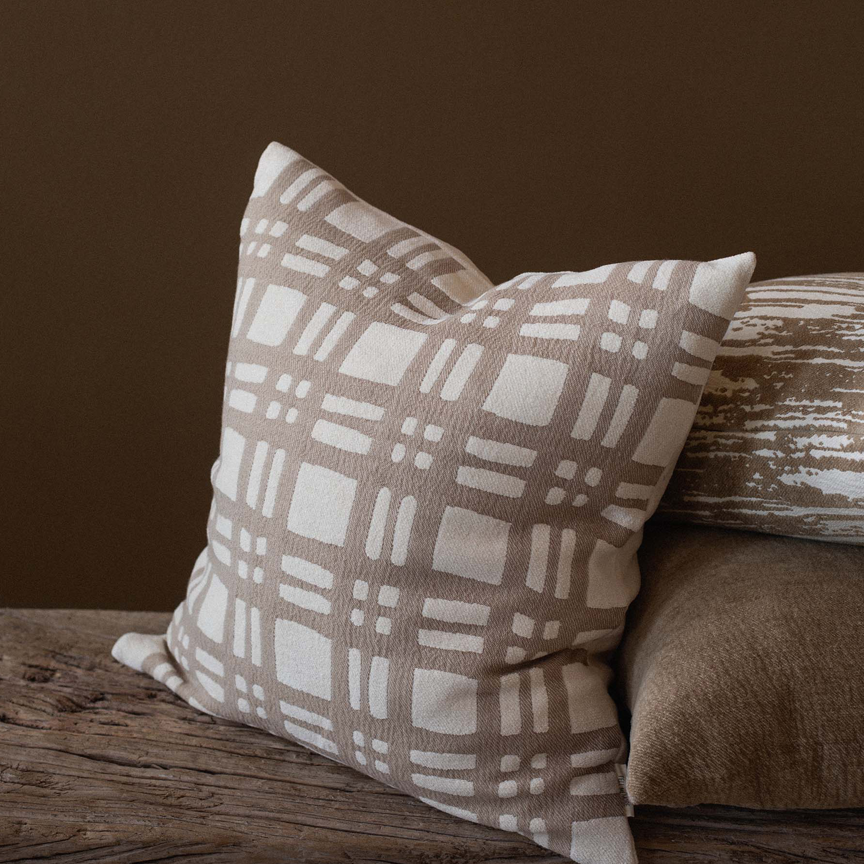 Tell me more Camille Kuddfodral Beige/Offwhite 50x50