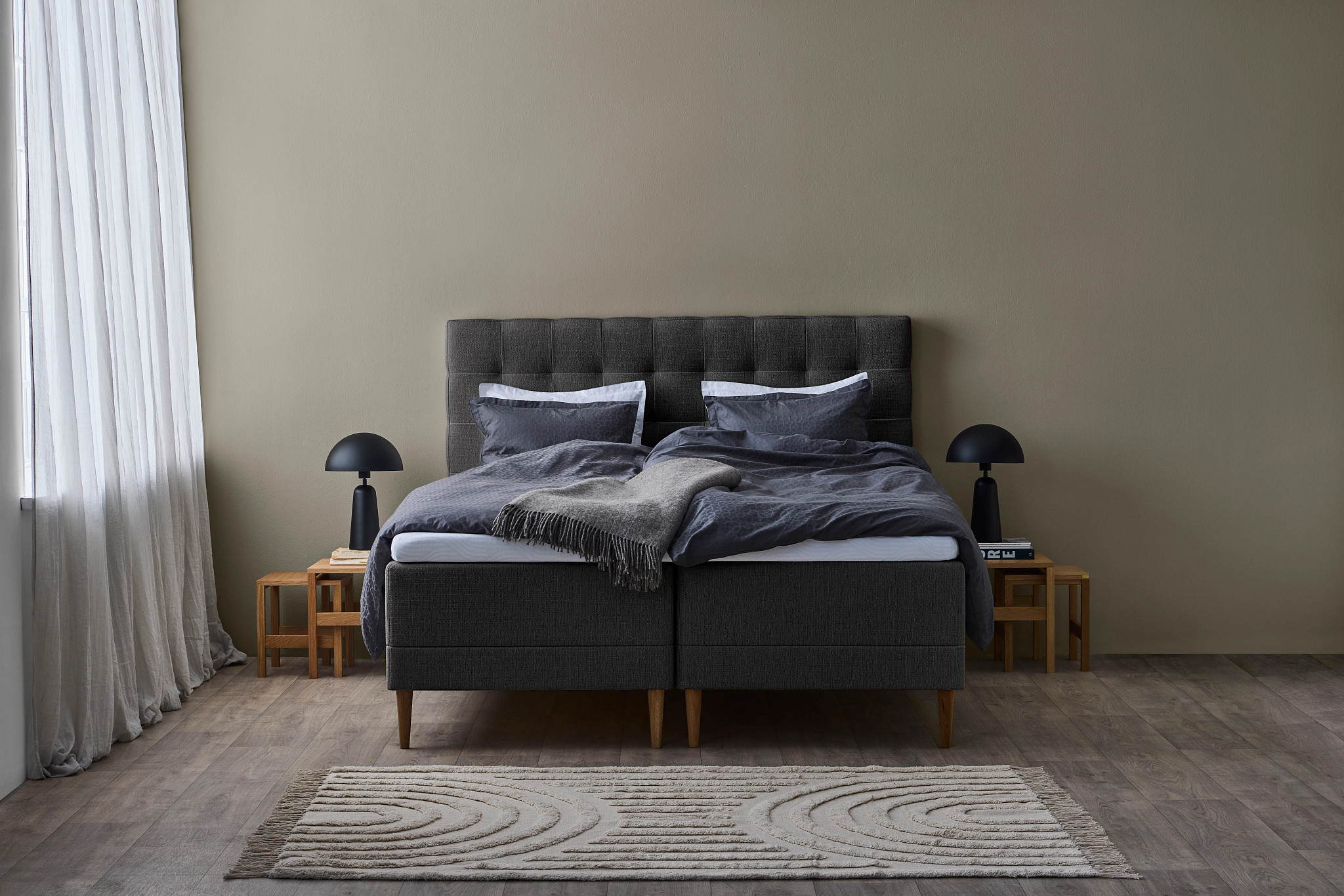 Tempur Promise Ramsäng Dark Grey 180x200 ProLuxe SmartCool 10cm Mjuk Metallben Krom 19cm