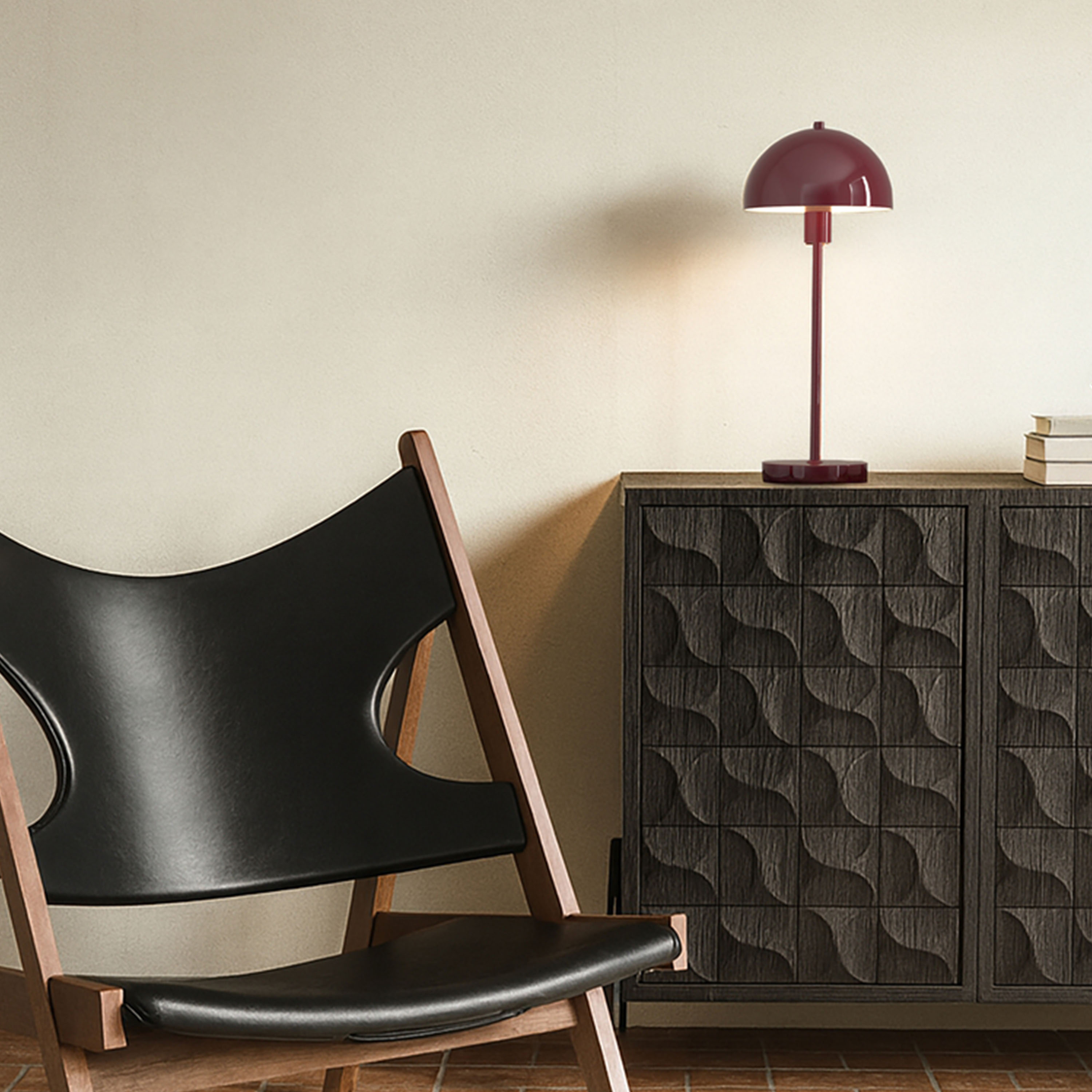 Herstal Vienda Tischleuchte Valentinrot