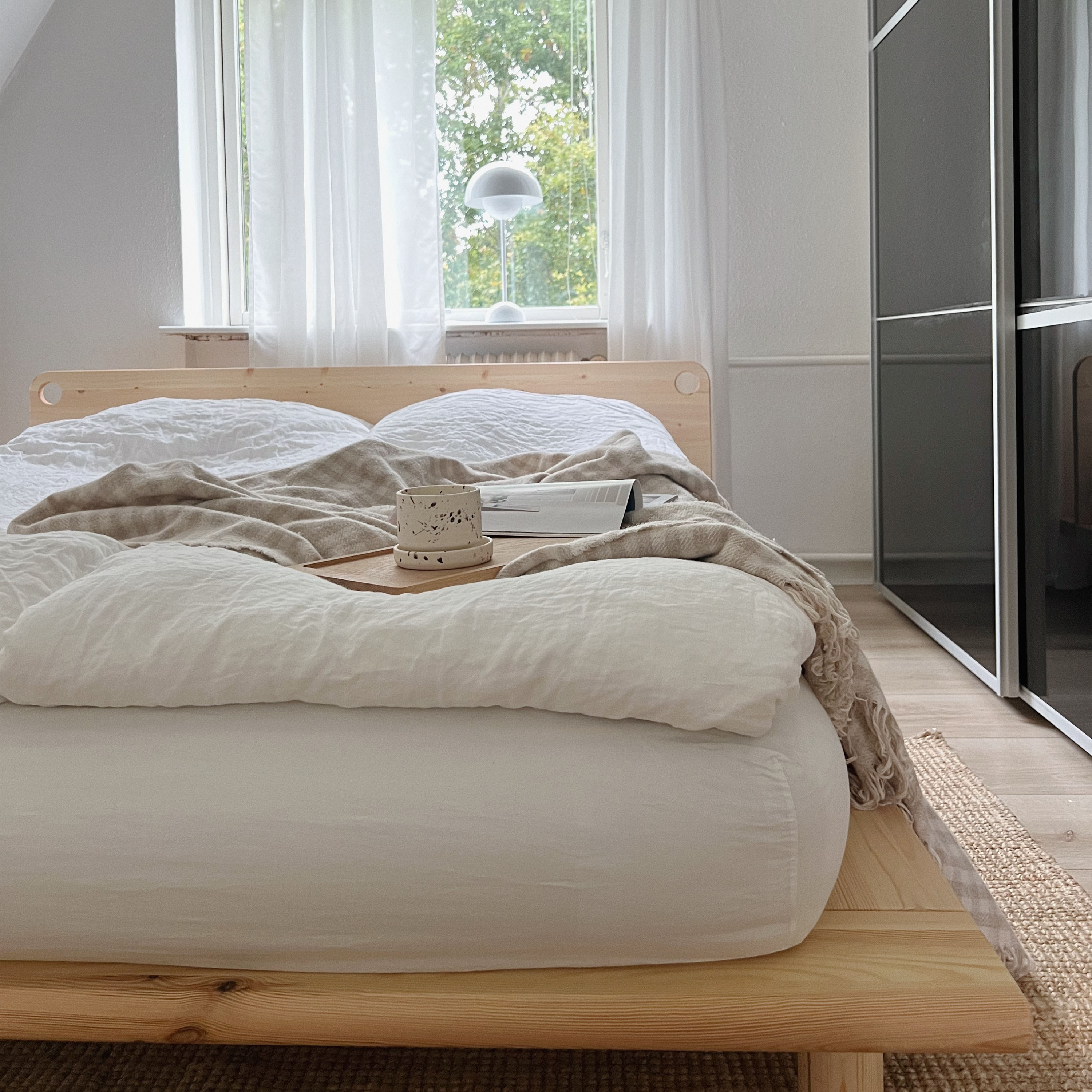 Karup Design Peek Sängram inkl Sänglampa Natur 160cm