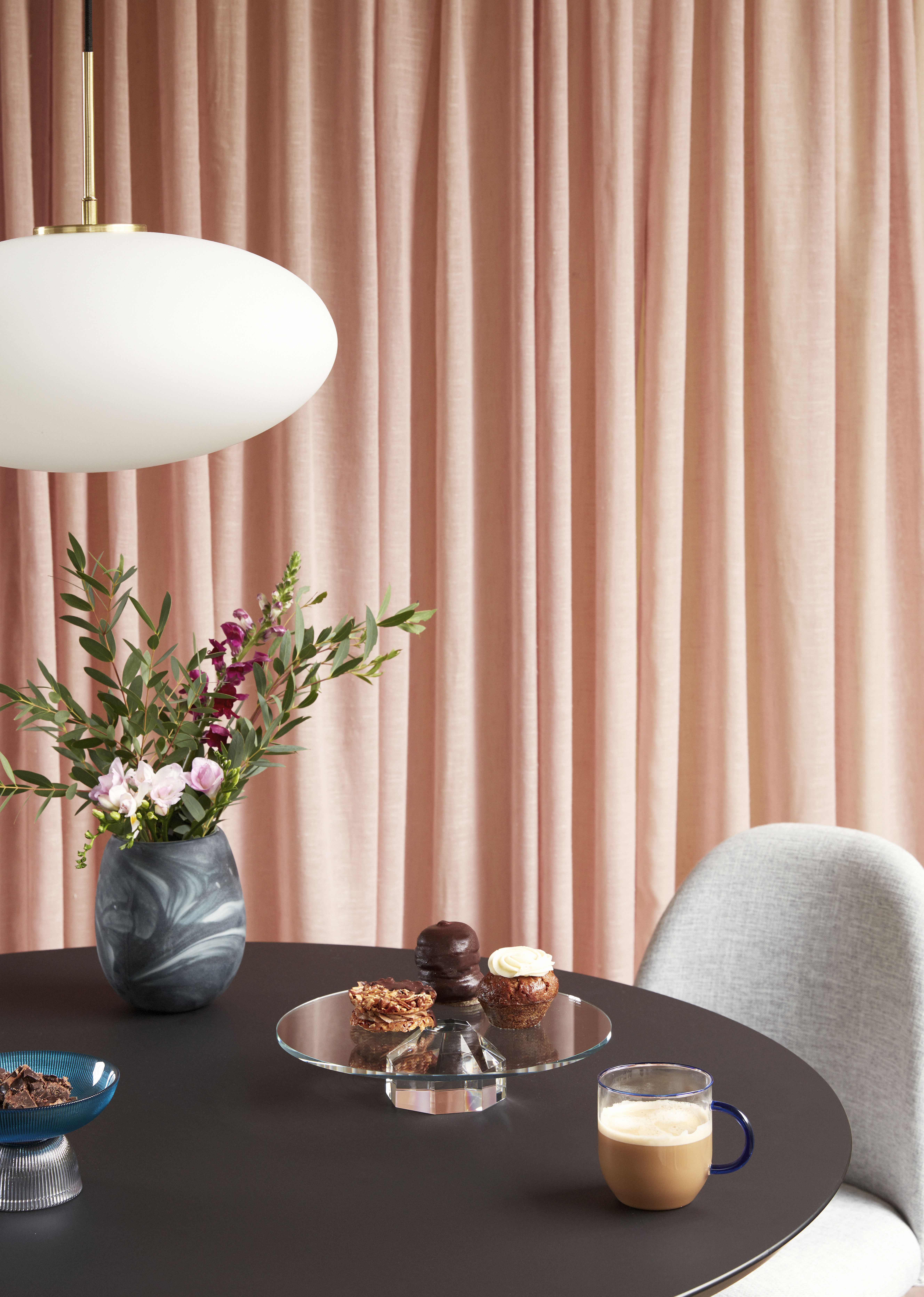 Hübsch Muse Taklampa Vit/Mässing