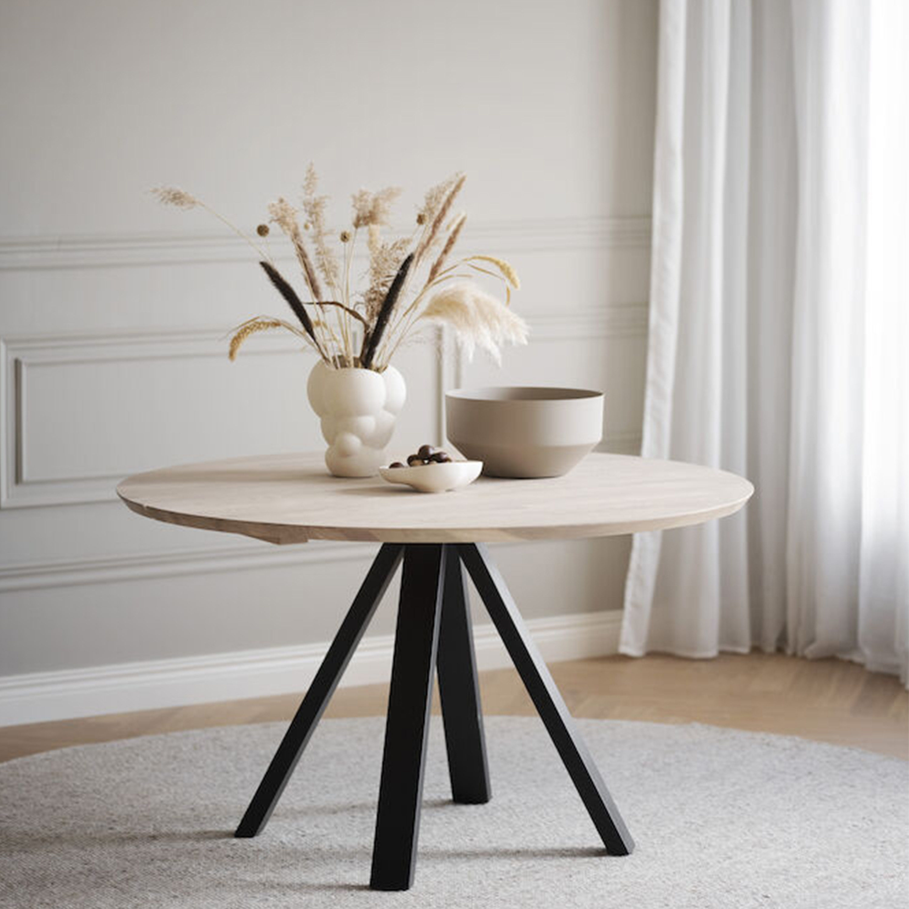 Rowico Home Carradale Matbord Vitpigmenterad/Svart Ø130