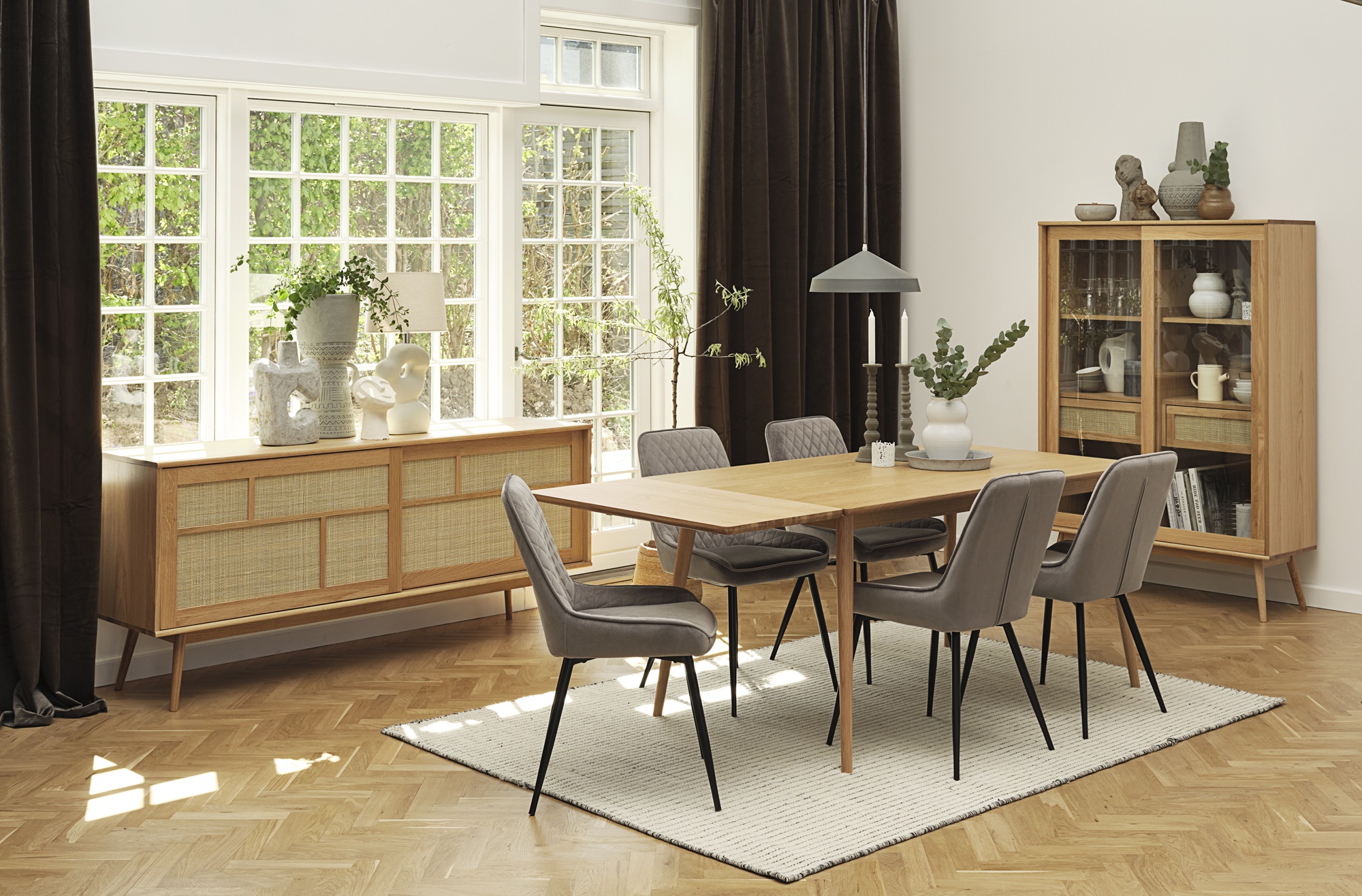 Nordic Home Sofia Vitriinikaappi Natural Oak 160cm