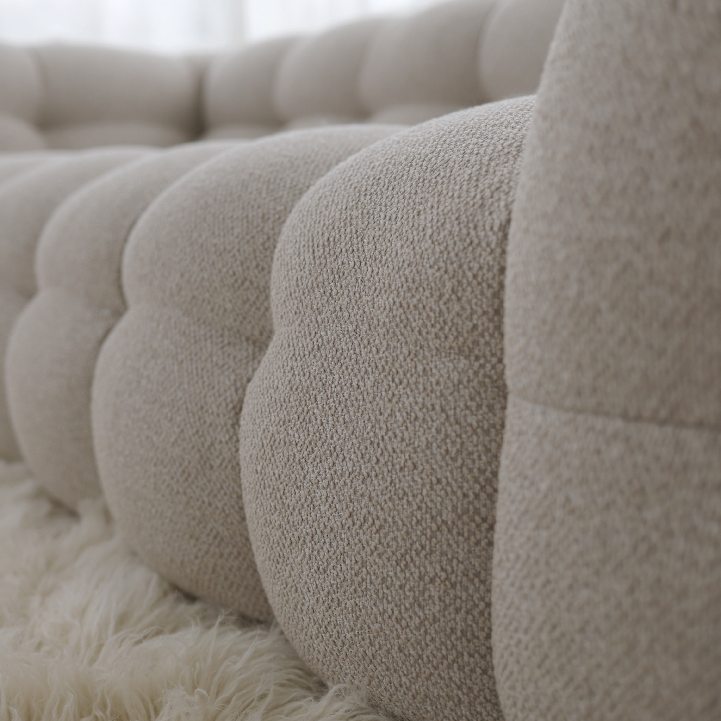 Sleepo Collection Billie 2-sits Soffa Beige Bouclé