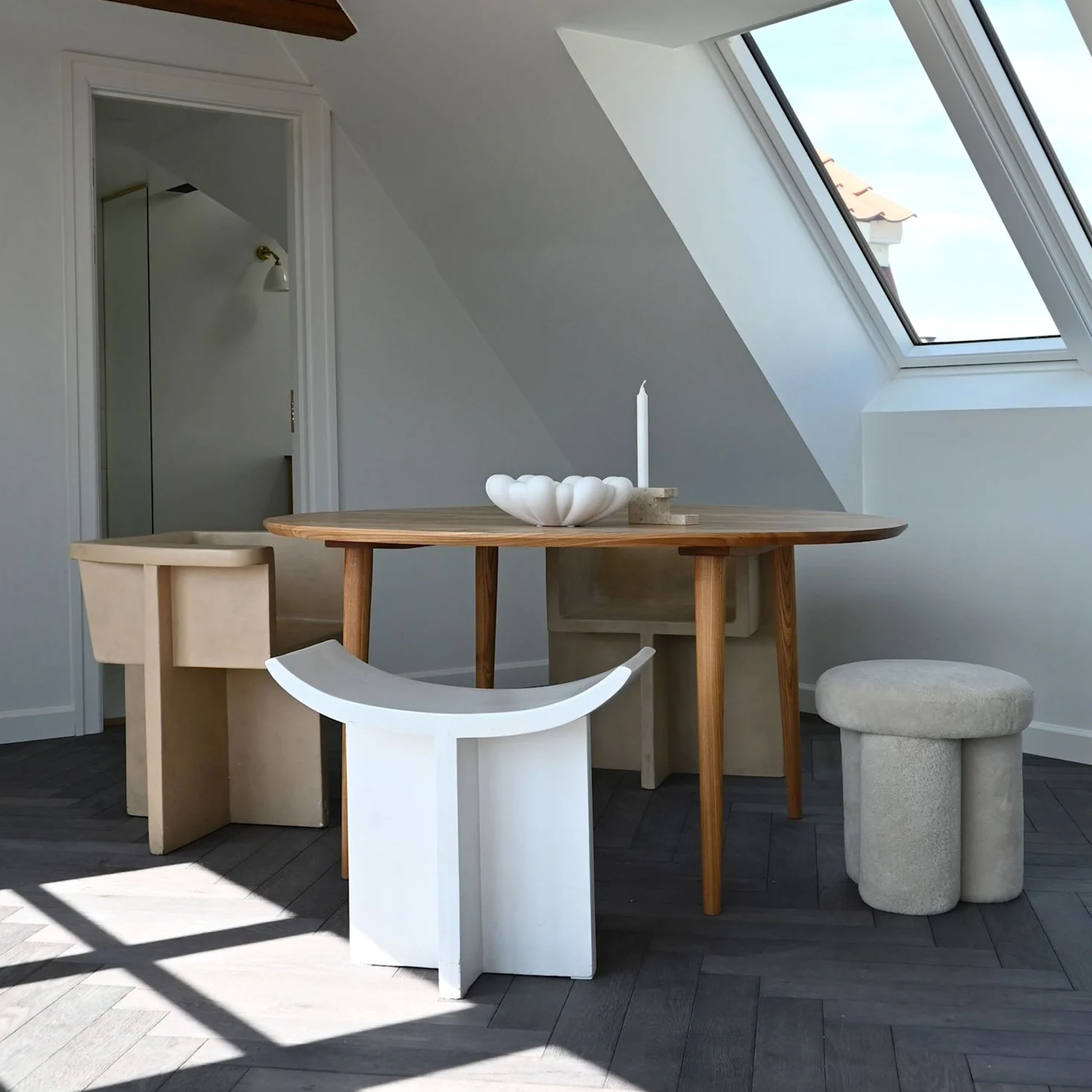 101 Copenhagen Brutus Hocker Knochenweiß