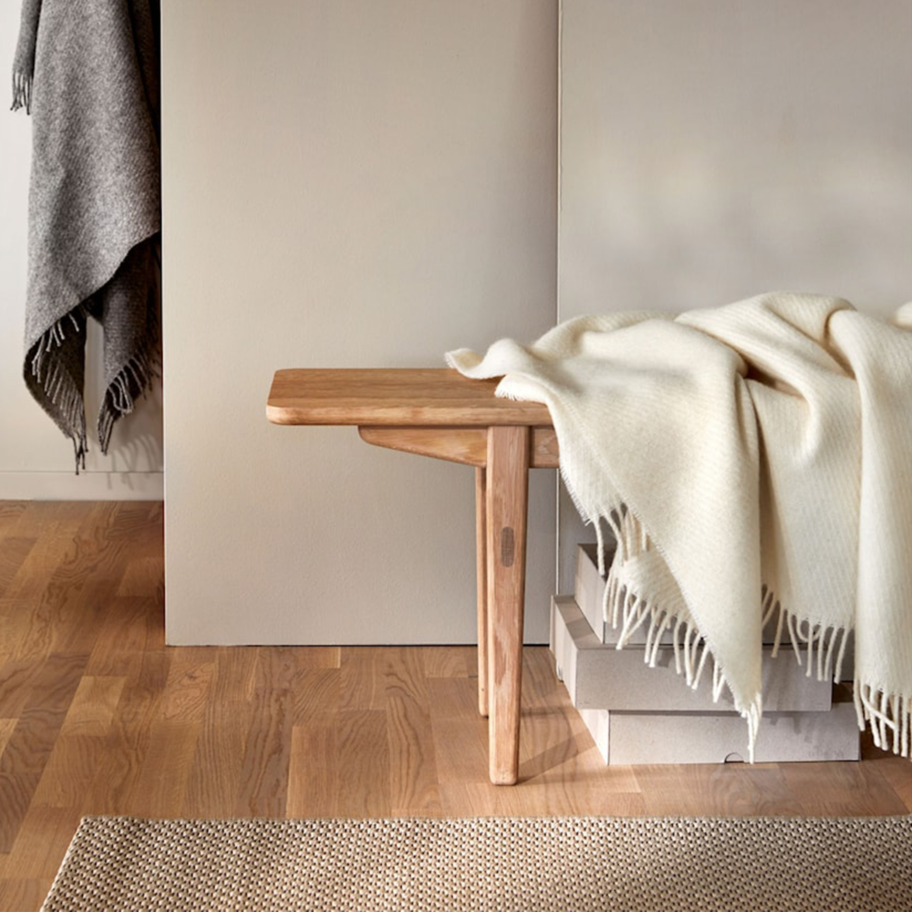 Høie Falketind Decke Off White 120x180